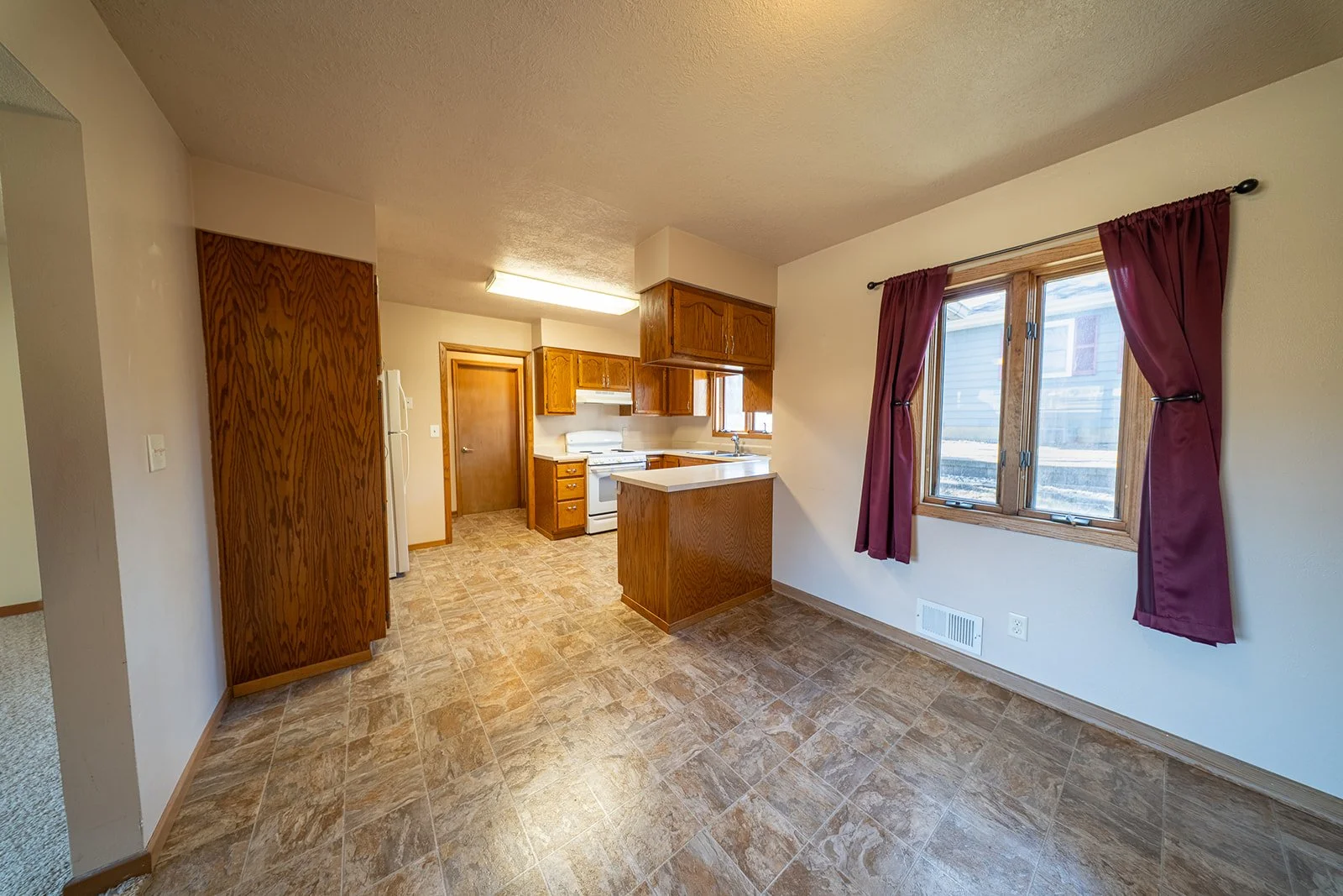 2405 w 28th street-16.jpg