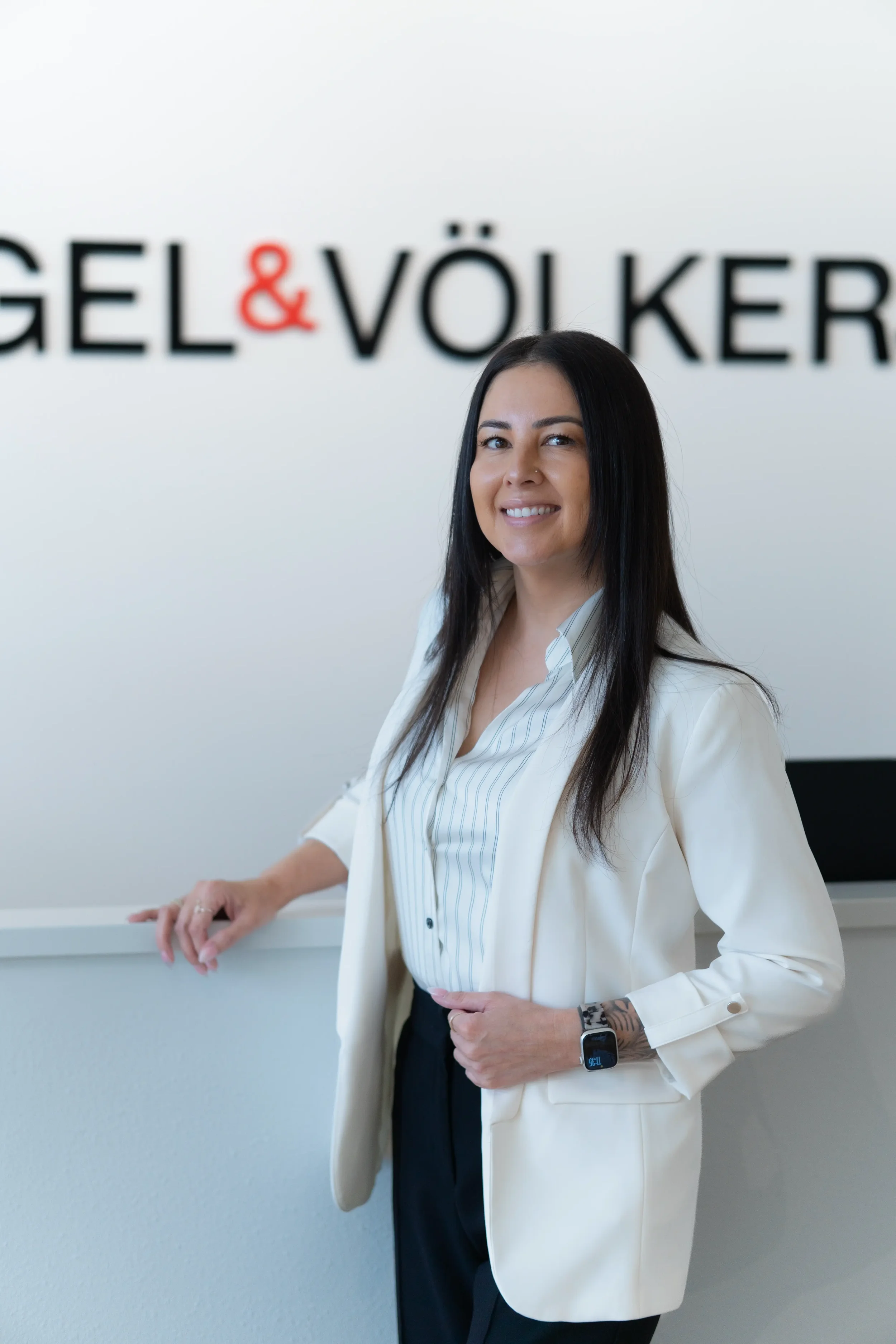 Saylor Buxcel Photography Headshots Engel & Völkers-1.webp
