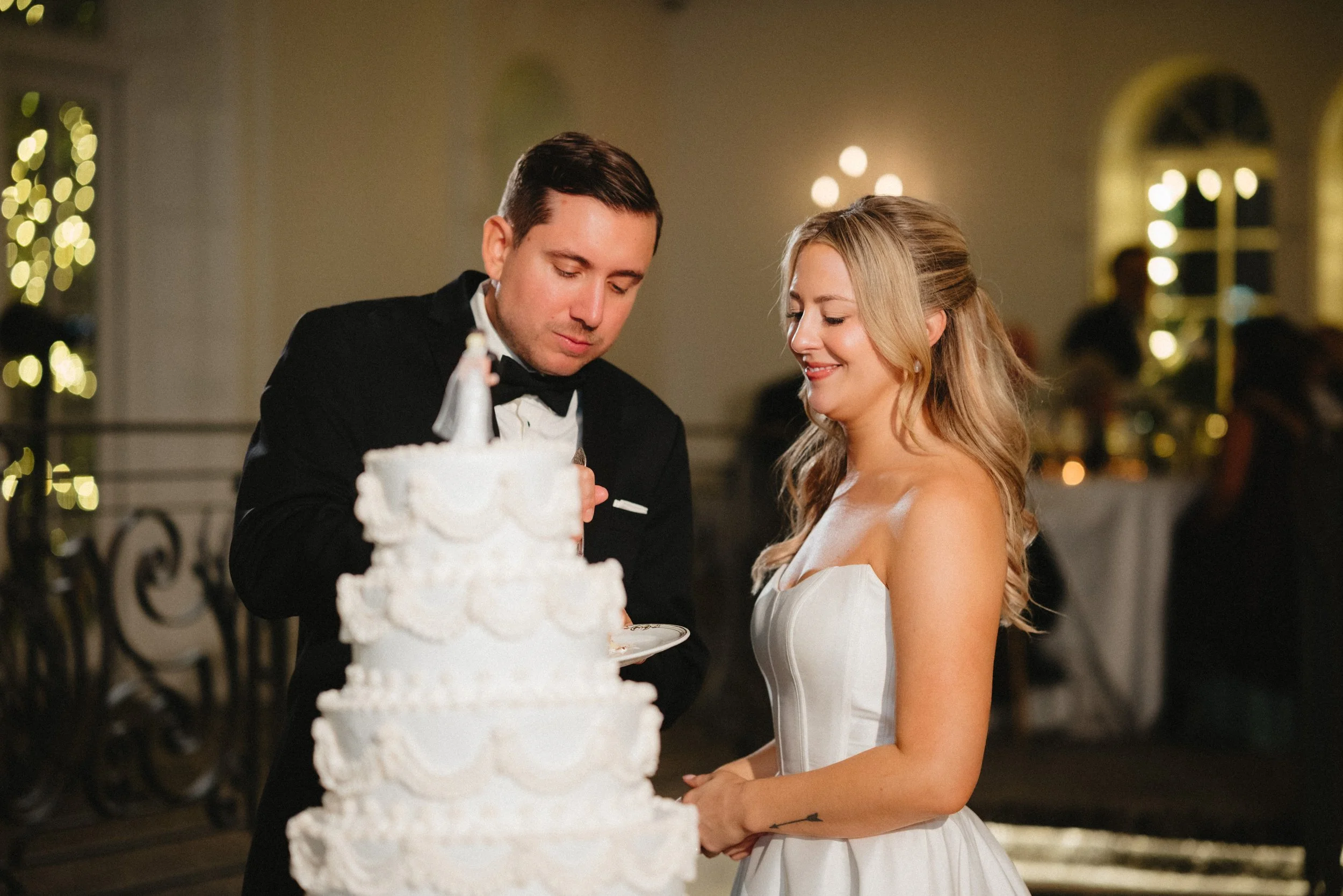Nanina's In The Park- Wedding Venue-cutting the cake.jpg