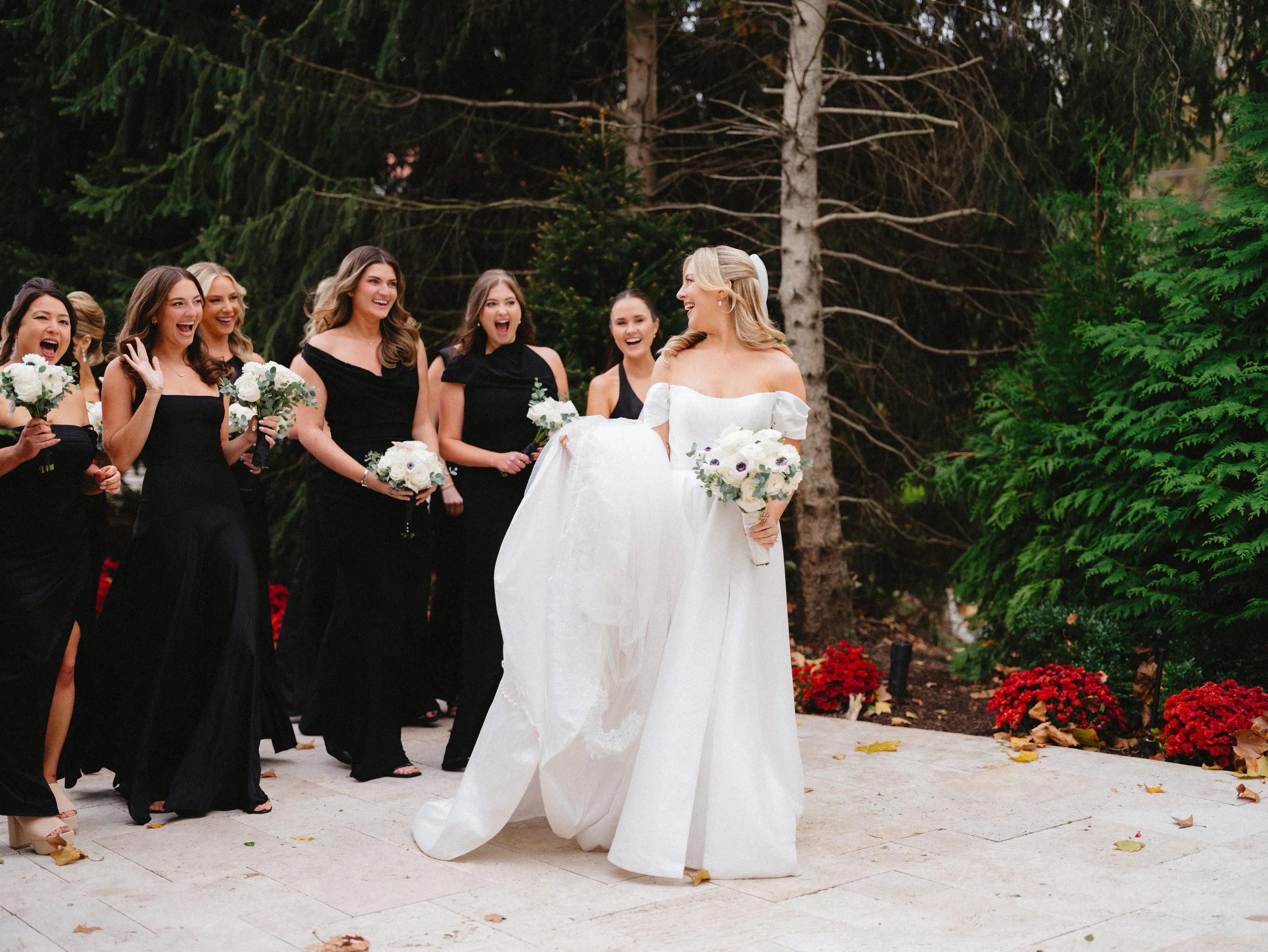 Nanina's In The Park- Wedding Venue-bride and maids.jpg