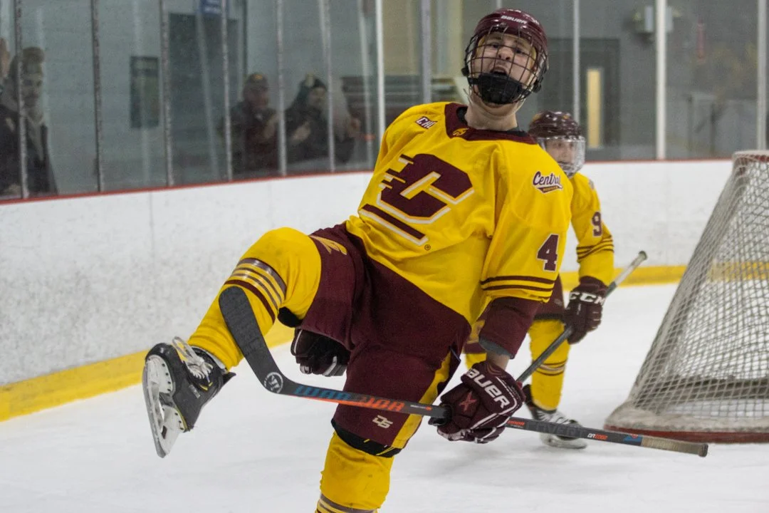 CMU_HockeyD3_2_12_22_2.jpg