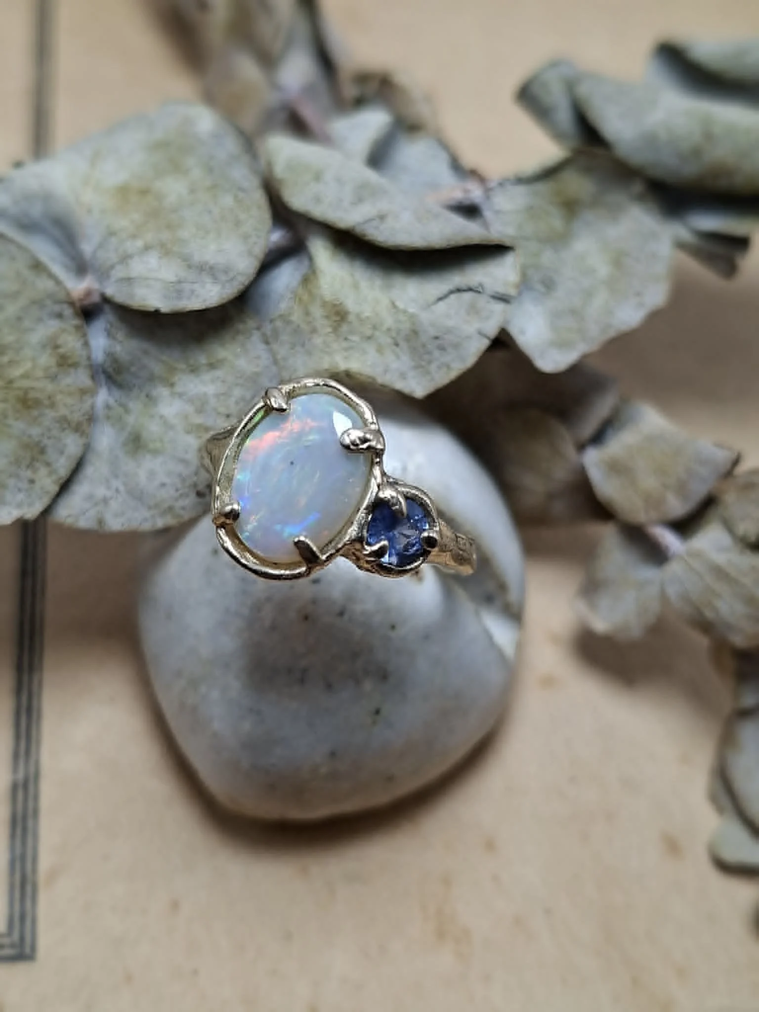 9ct Gold Opal & Sapphire Ring Size 8 1/4