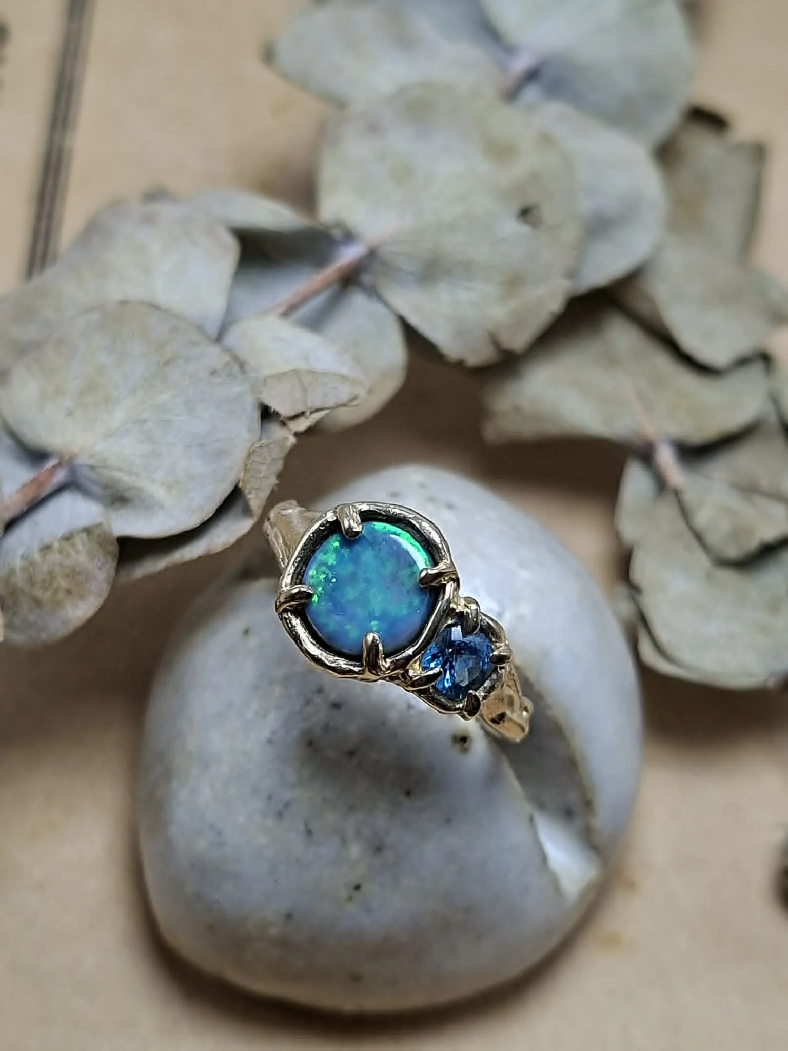 9ct Gold Opal & Topaz Ring Size 6