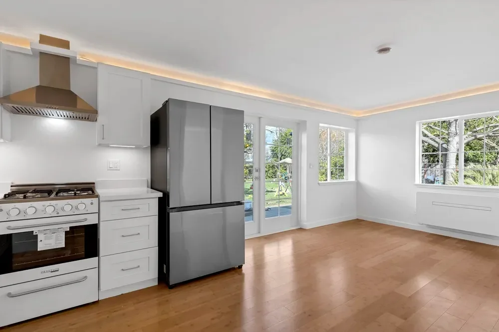 Parent's Casita Kitchen & Living Area