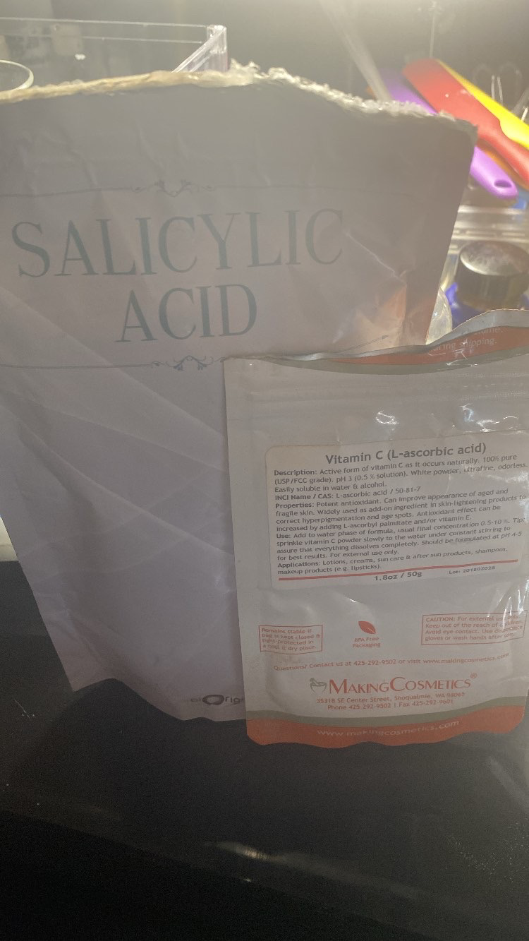 Anhydrous Salicylic Acid and L-Ascorbic Acid Serum