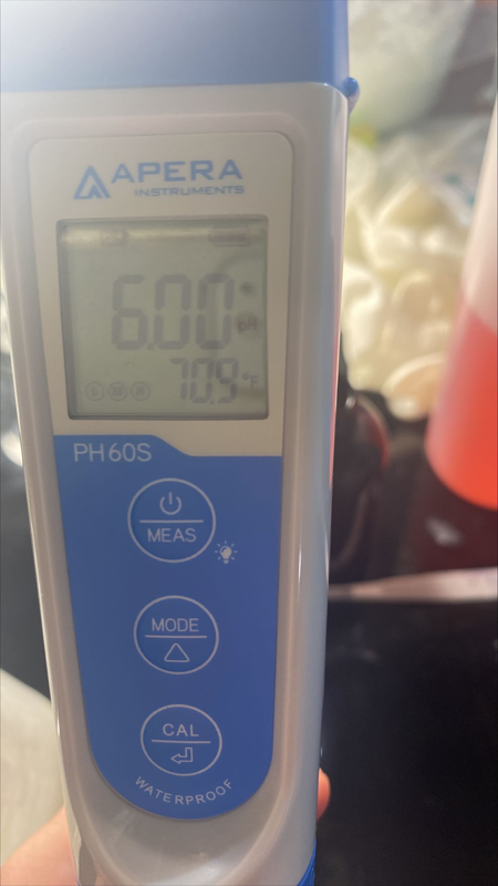 Visual Example: Why diluting a sample does not change the pH much