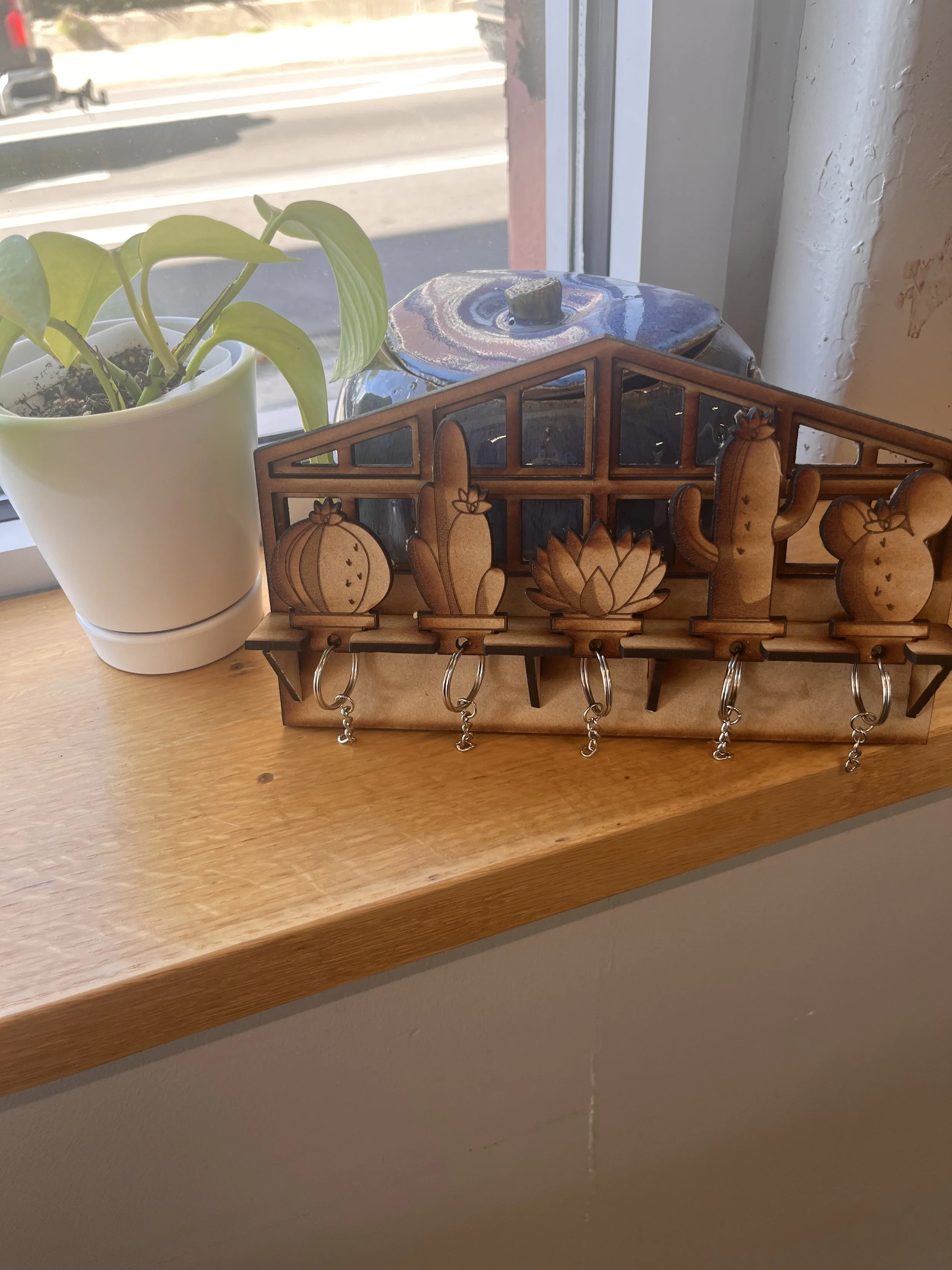 GLOWFORGE BASICS: WOODEN KEY HOLDER
