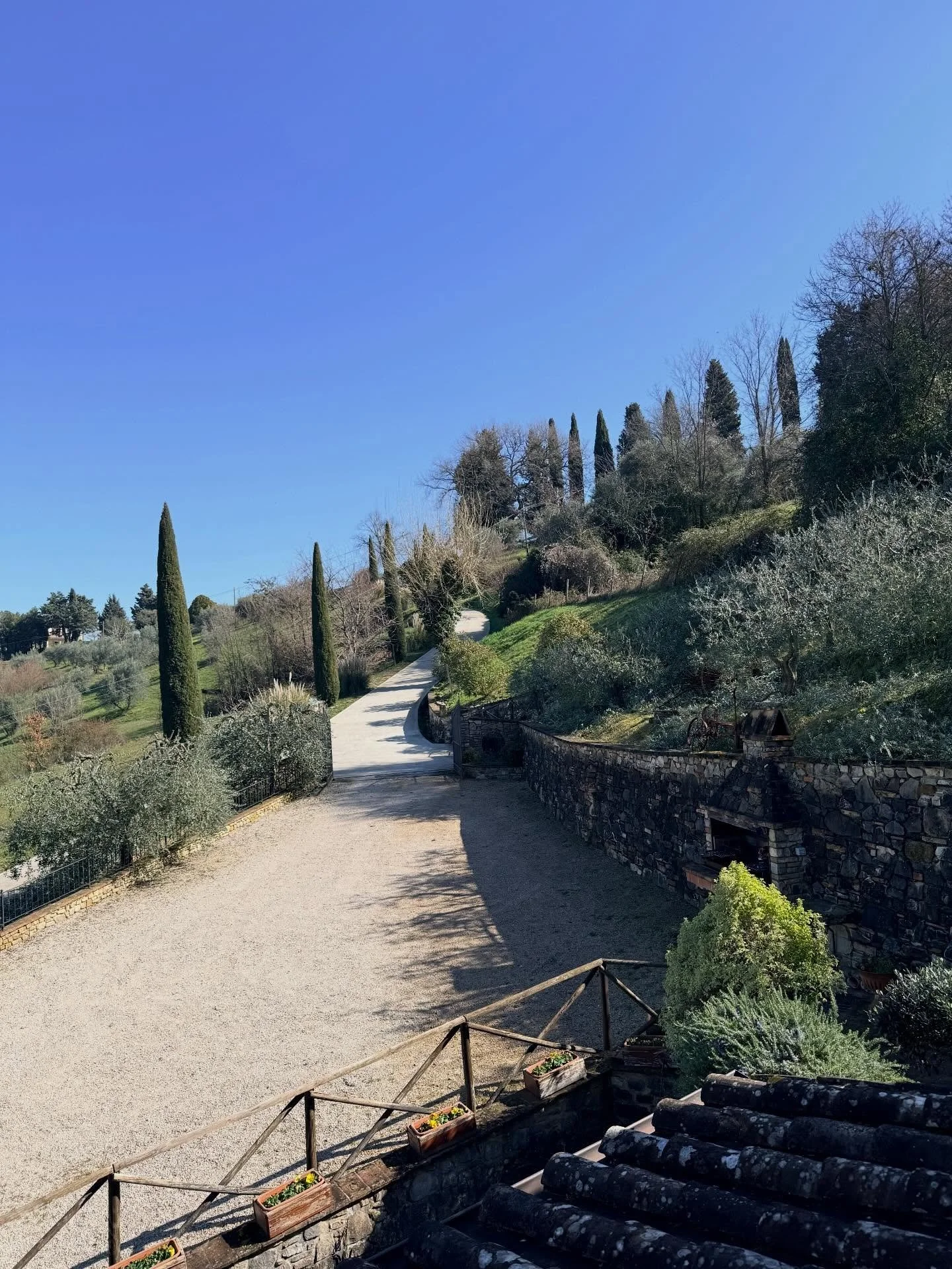 The entrance is only the beginning&hellip;
A private path, the silence of nature, and the timeless soul of Umbria&hellip;
your experience begins here,
where every step leads you closer to beauty, serenity, and pure relaxation.
Welcome to Tenuta Capit