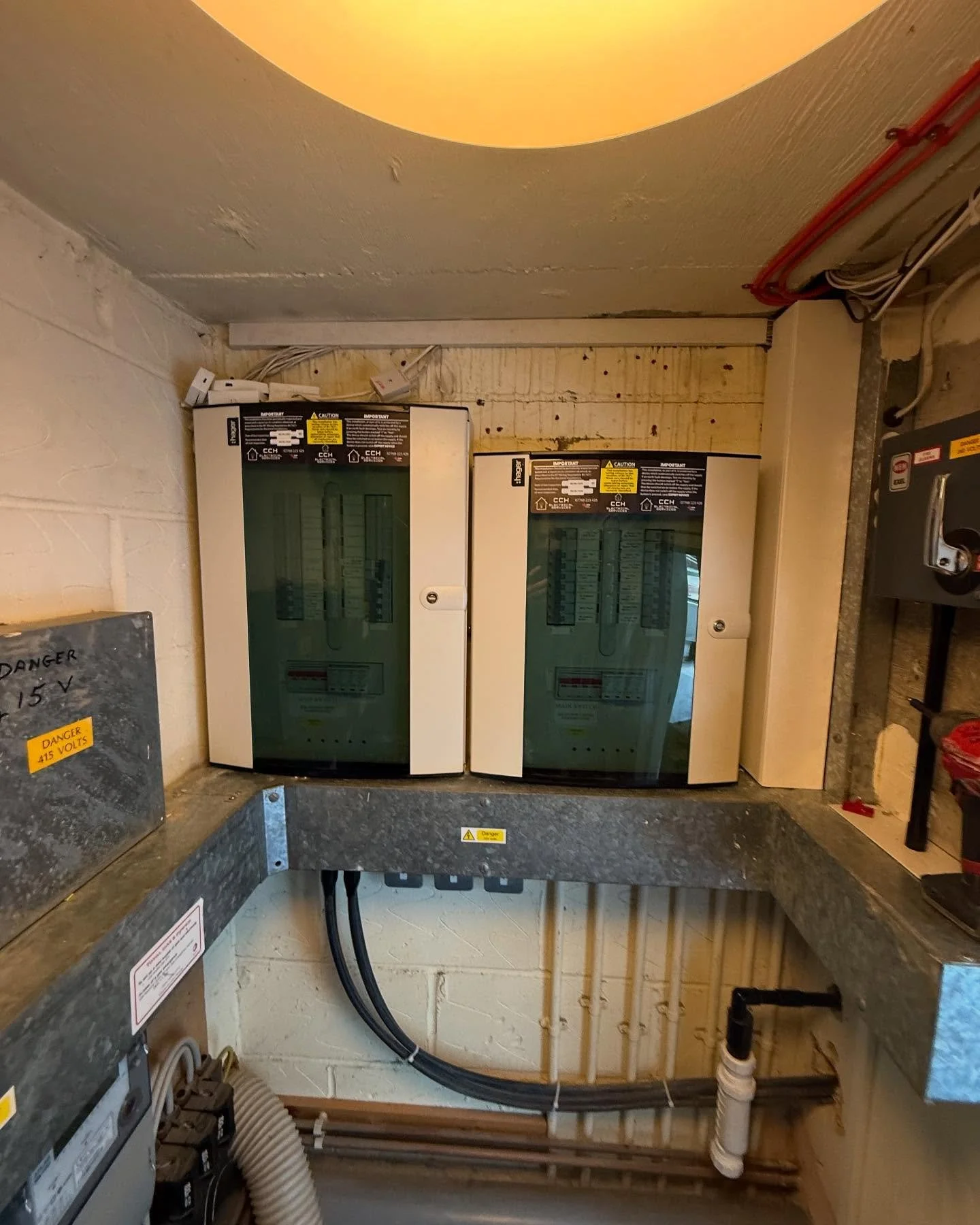 That's a wrap over on the Office fit-out at Chalfont Court in Reading. Will post the after photos once the painters have been and finished. 

This project consisted of; 
&bull; Strip out - all redundant services data, fire alarm &amp; power removed
&