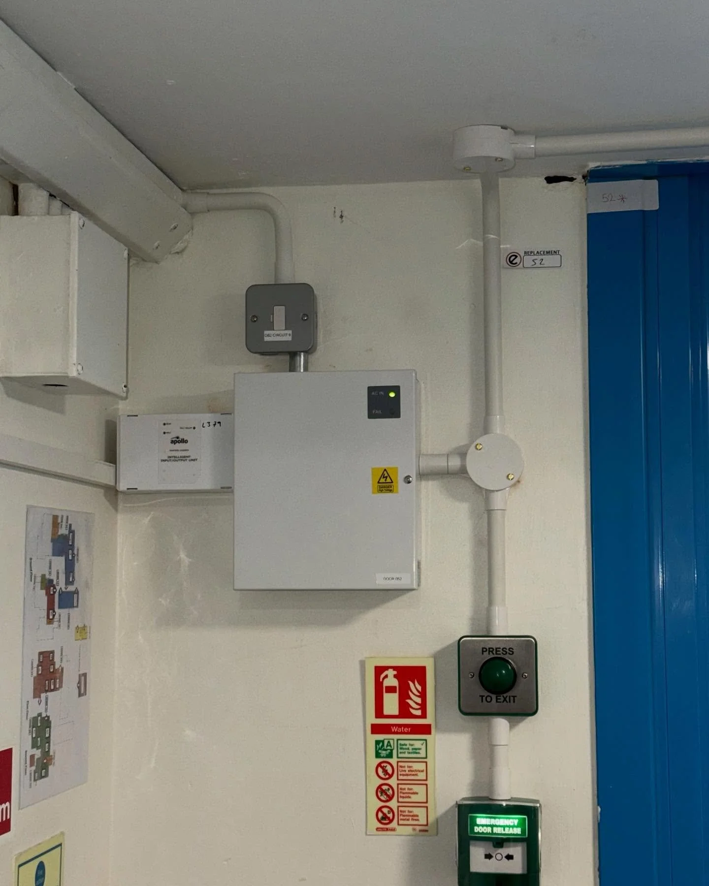Door entry spurs run in over the last couple of days during the Easter break at Rayleigh Primary School. Ready to be put into use when school returns 👈🏻