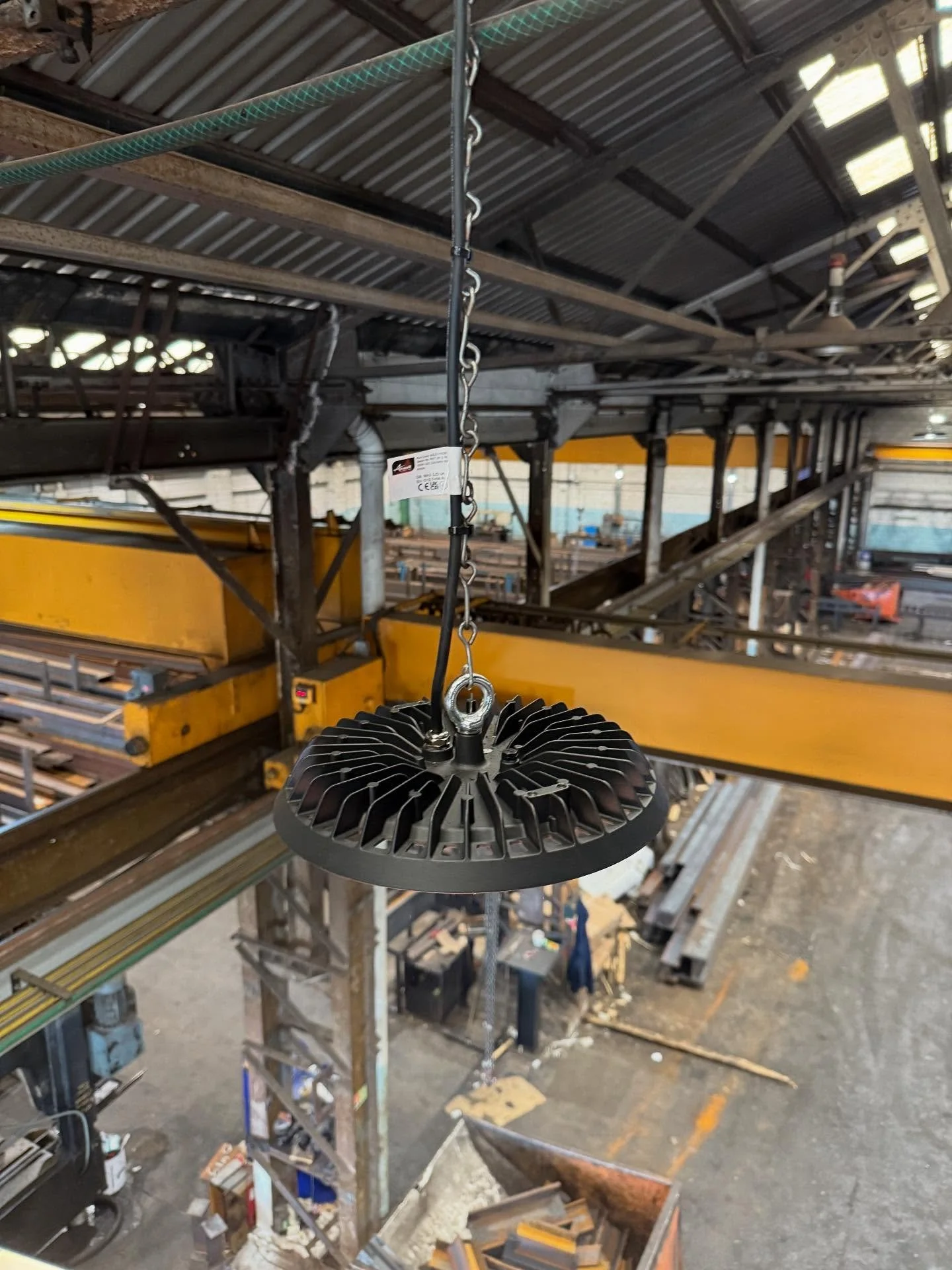 Emergency job carried out last night for @_thesteelteam.

They'd lost some lighting in one of the units. 

7 x Ansell High Bays light swapped and left powered up, meaning the night shift can see what they're doing 👌🏼