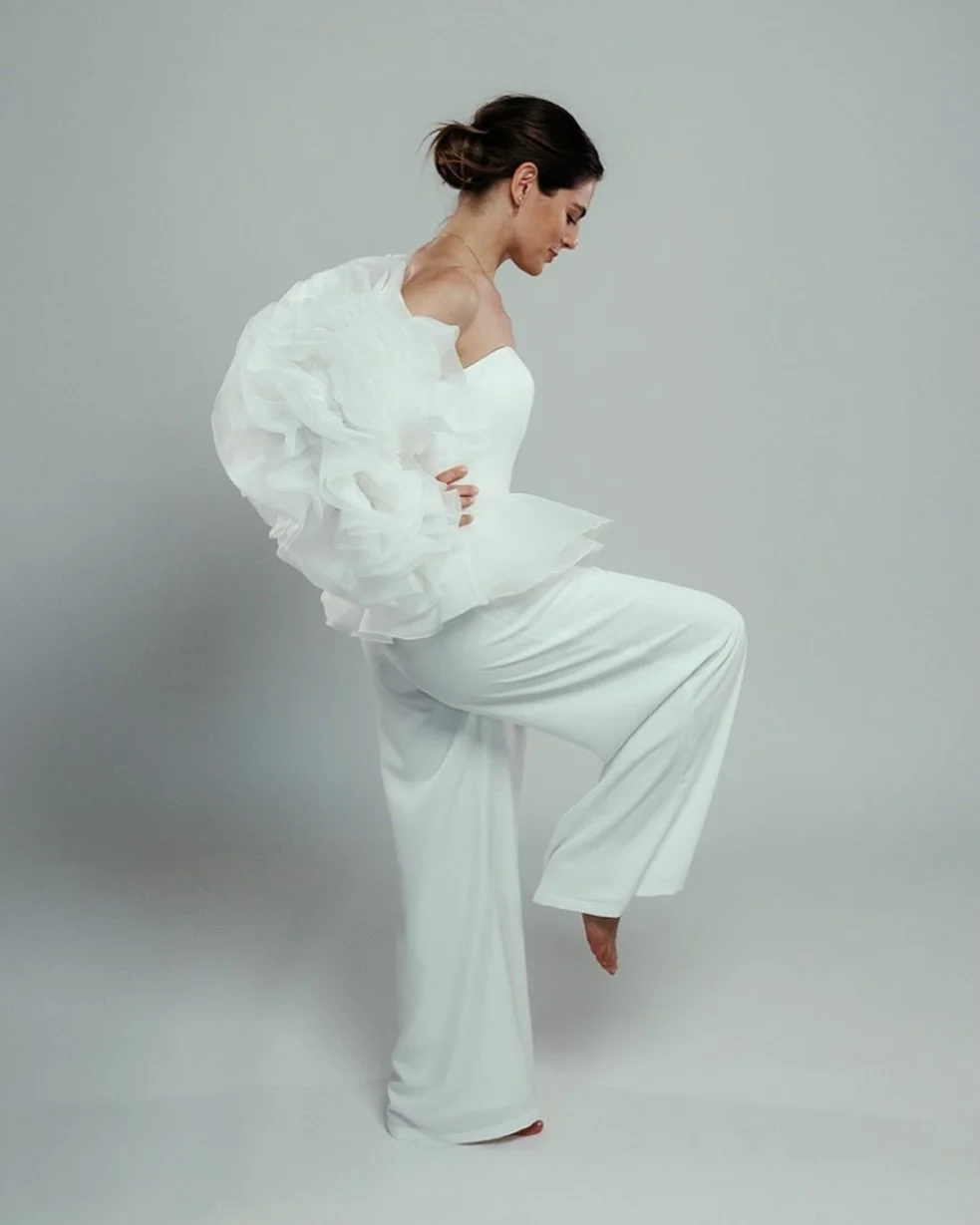 Introducing ✨

▪️Lovely Corset
▪️Flowy Trousers

Kreiere deinen eigenen Bridal Look. Modern, selbstbewusst und ganz du. Z.B mit einer Korsage kombiniert mit einer flie&szlig;ende Marlene-Hose f&uuml;r ein zeitloses Statement.

Create your own bridal 