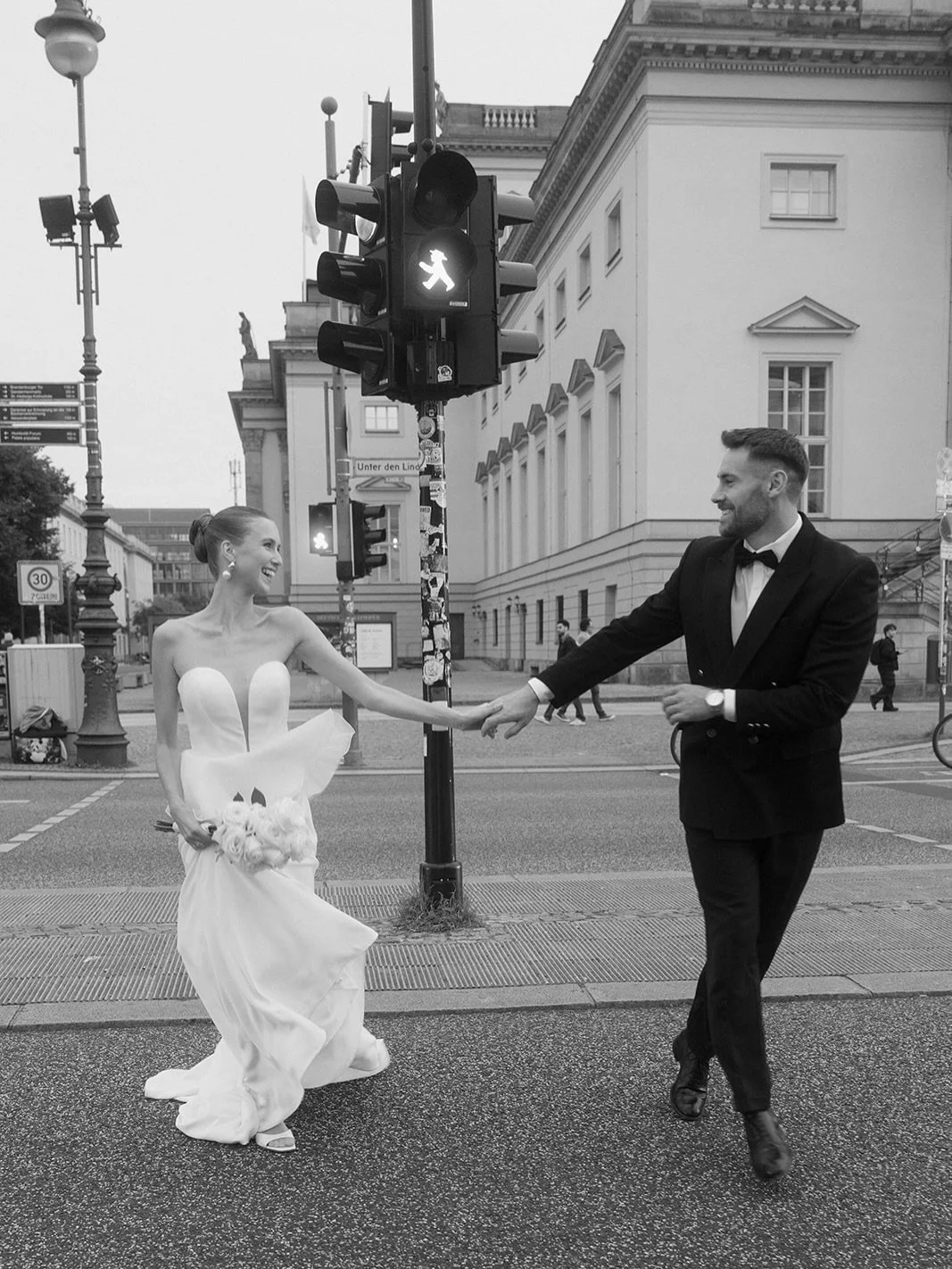 Du willst keinen Look von der Stange, sondern einen, der dich f&uuml;hlt, dich zeigt und deine Pers&ouml;nlichkeit unterstreicht.
Modern. Klar. Echt.

Buche jetzt deinen Termin.
Link in Bio.

✨ Termine f&uuml;r Januar &amp; Februar sind ab sofort ver