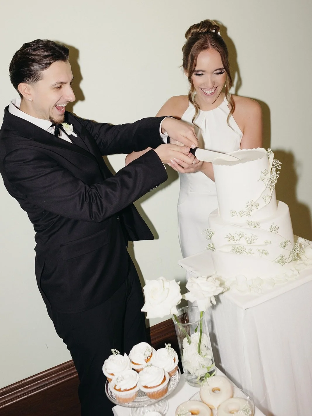 This is what modern romance looks like. 🤍🫧

No extra. No noise. Just a dress that speaks for itself, a moment that feels real, and a wedding that looks exactly like you imagined it. From the cake cut to quiet in-between glances. Modern love doesn&r