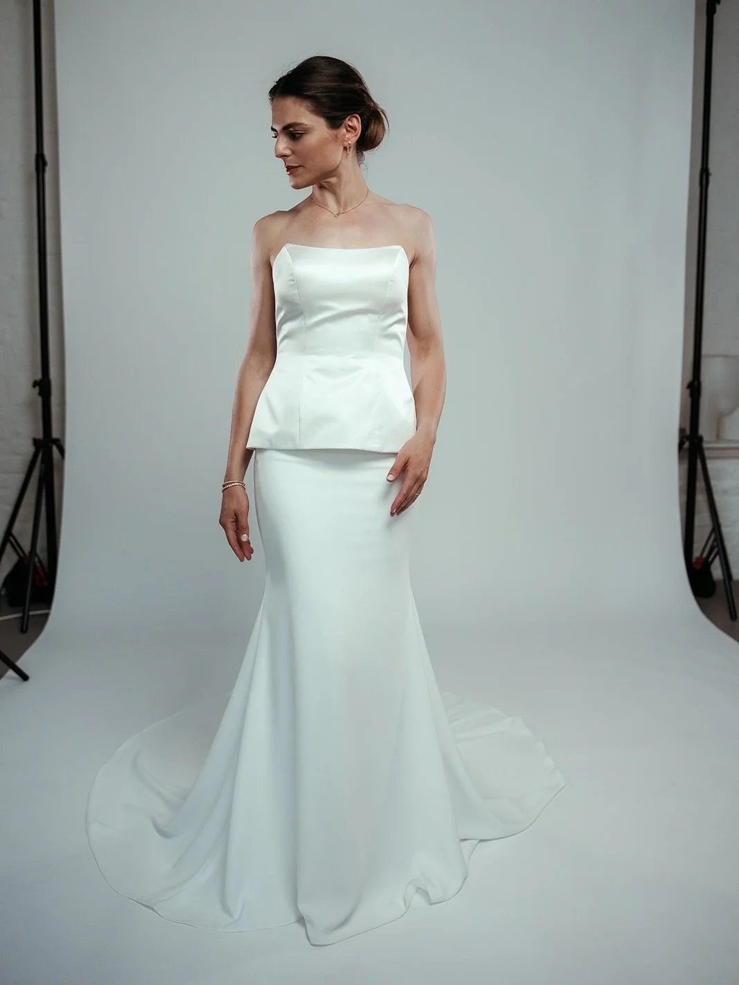 Pure Corset 🤍 minimalistisch, modern, zeitlos. Das perfekte Statement-Piece f&uuml;r Br&auml;ute, die klare Linien lieben und ihren Look individuell stylen wollen.

Pure Corset 🤍 minimal, modern, timeless. The perfect statement piece for brides who