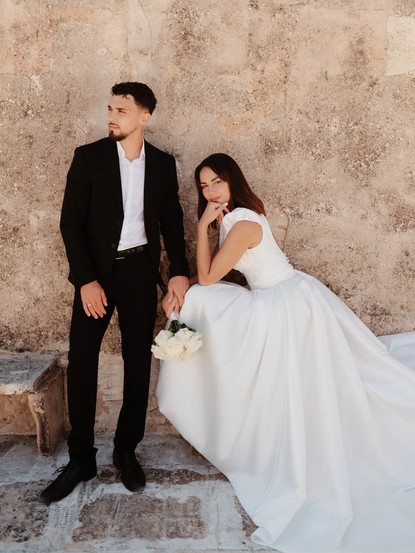 At Castillo del Bendinat, it&rsquo;s all about switching things up. A short second dress underneath, a flowing skirt on top. Two looks, one vibe.
Made for brides who don&rsquo;t want to choose. ✨🤍

Auf Mallorca wird einfach geswitcht. Kurzes Second 