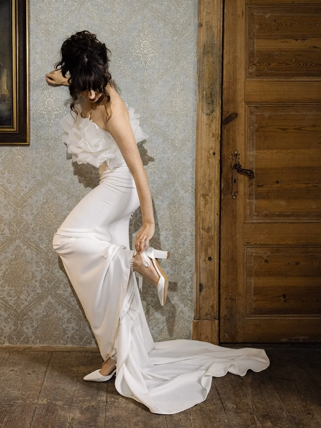 She&rsquo;s not trying to look like a bride.
She&rsquo;s trying to look like herself - elevated. ✨

For the woman who wants fashion over clich&eacute;s.
Confidence over convention.
And a bridal look that feels effortless, modern, and unforgettable.

