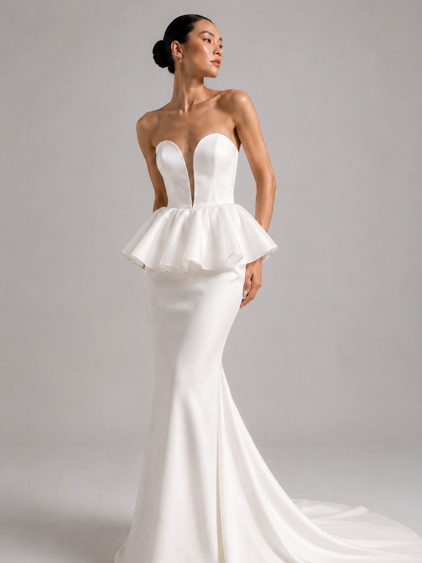 Soo in love with our GERBAULET STUDIO LINE. 🤍✨

Book your appointment and discover the whole collection. 

Link in Bio. 🫶🏼

#ModerneBrautmode #BrautmodeBerlin #FashionBride #ContemporaryBridal #BerlinBride