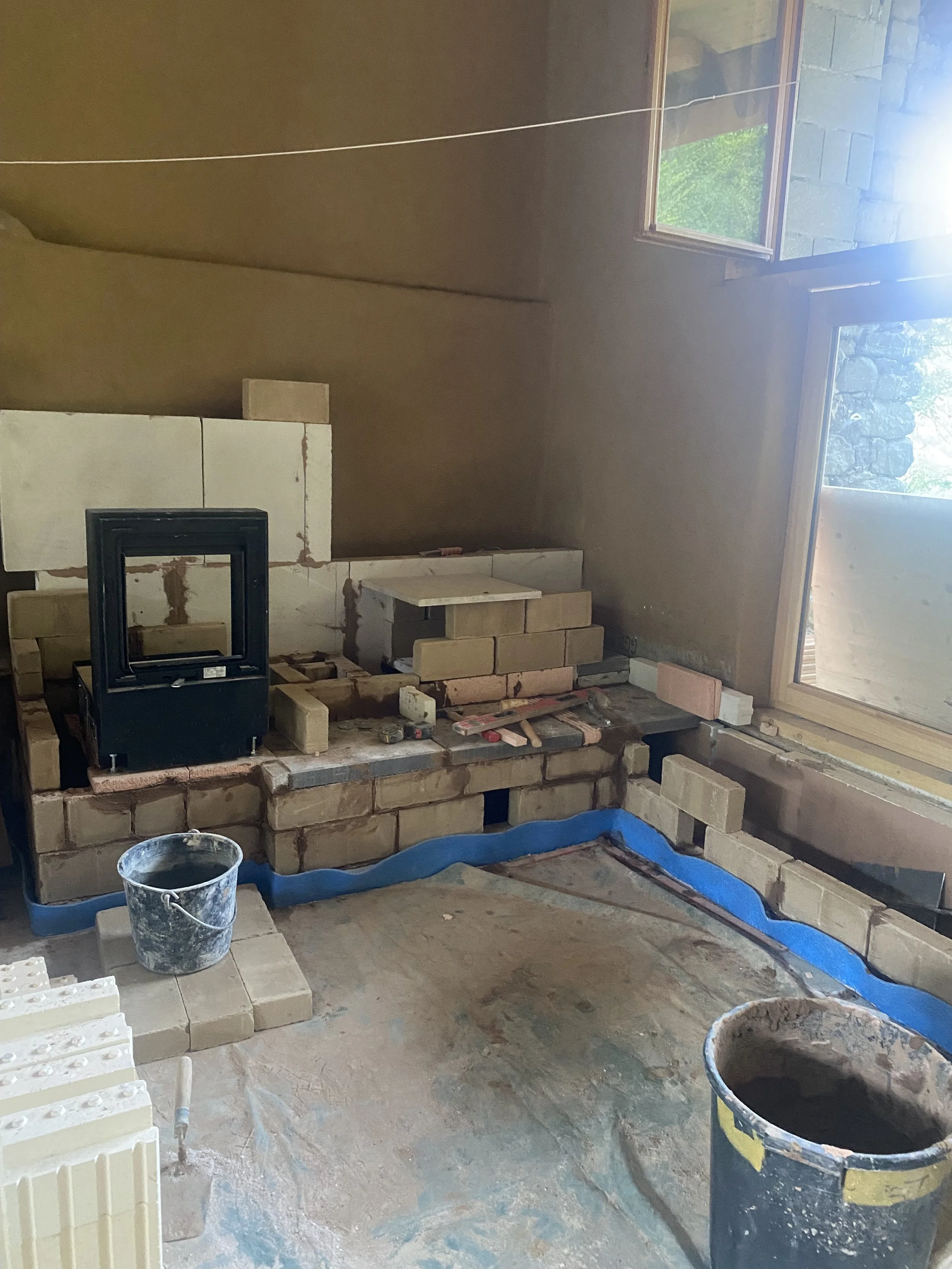 bouw leemkachel.jpeg