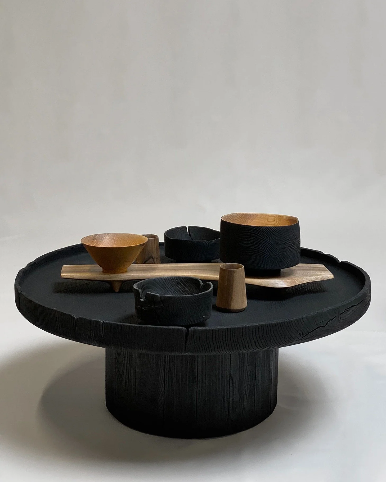 Coffee table, bowls, trays, glasses, and cups.
.
.
.
.
.
#slowdesign #craftsmanship #designlover #yakisugi  #sculpturalfurniture #functionalart #collectibledesign #woodentableware #woodenbowls