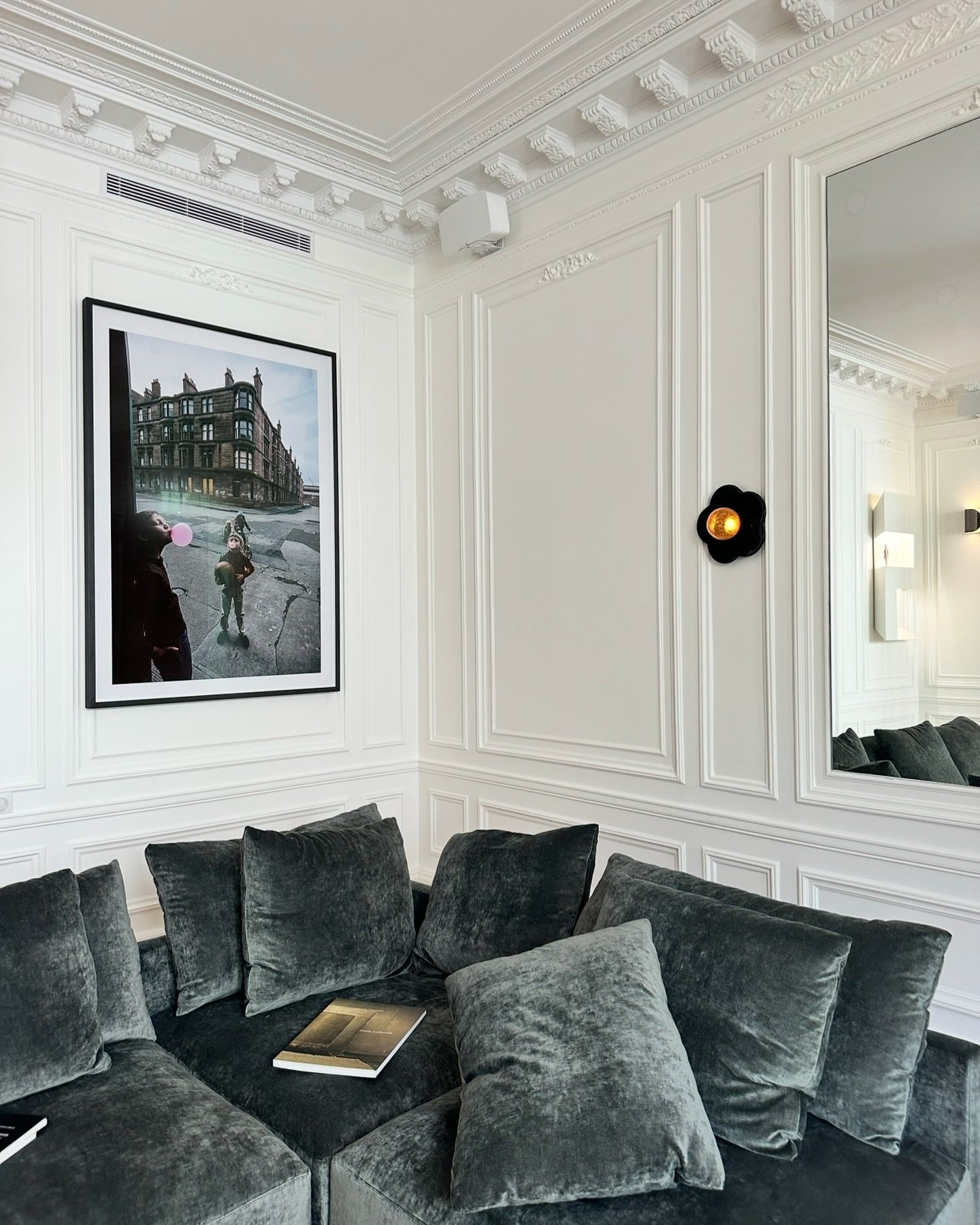 un bel hausmanien tout juste livr&eacute; &hellip; #paris #architecture #moulures #hausmanien #renovationtotale #renovation #touscorpsdetat r&eacute;alis&eacute; par @s.e.b77
