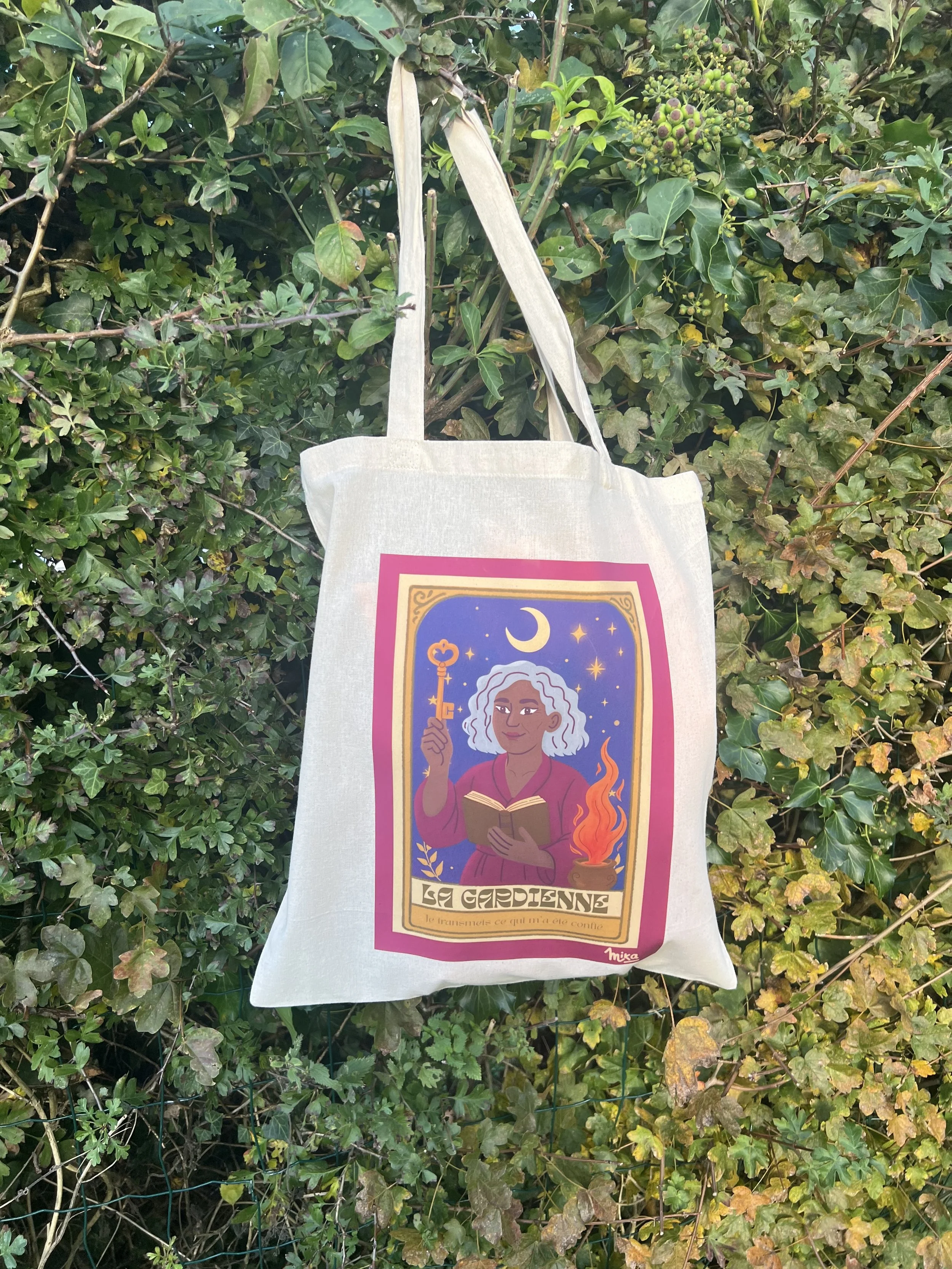 🕯 Tote Bag – La Gardienne