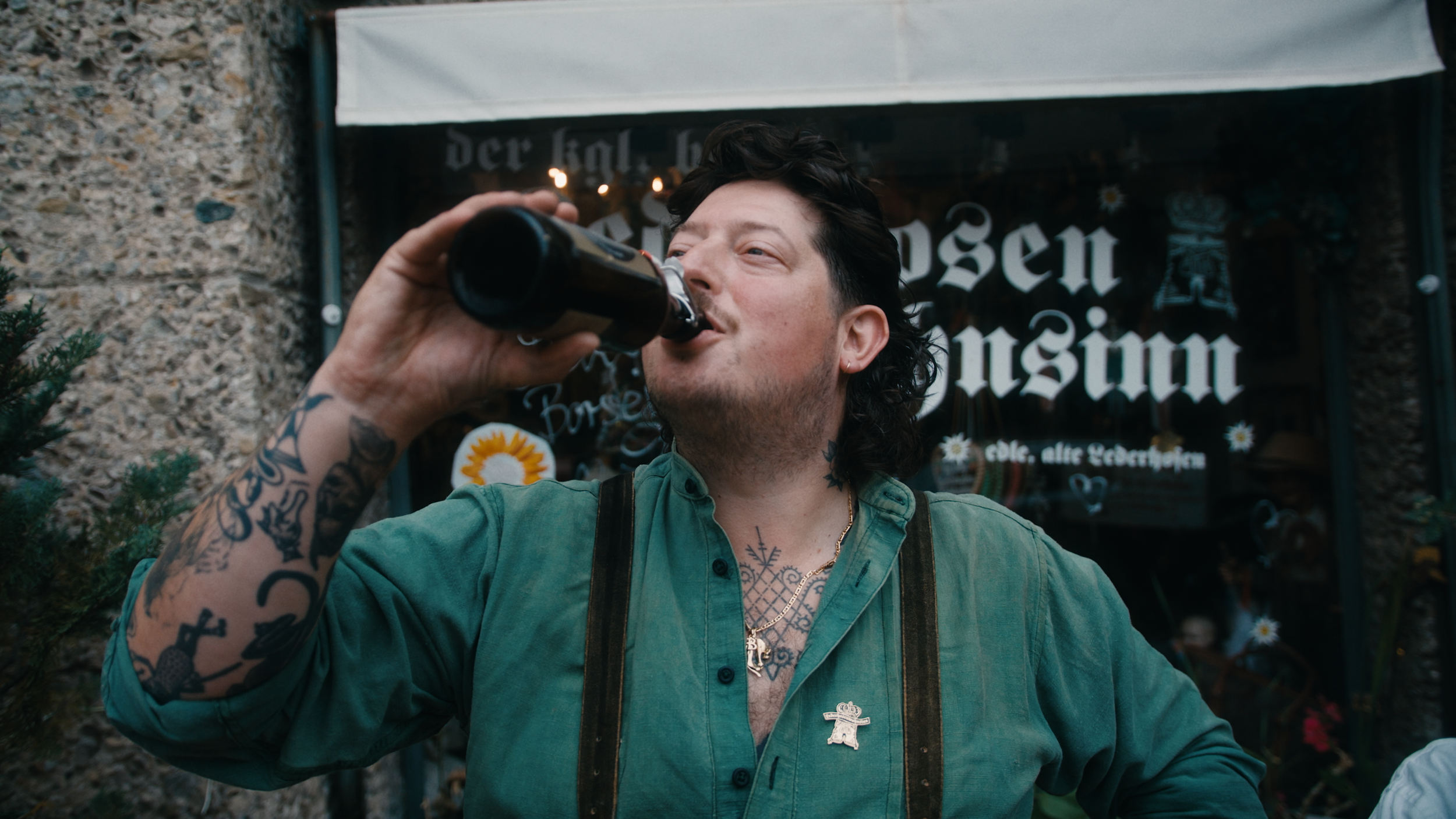 BSTRD_GF_München_16x9__ProRes422HQ.00_18_39_08.Still129.png