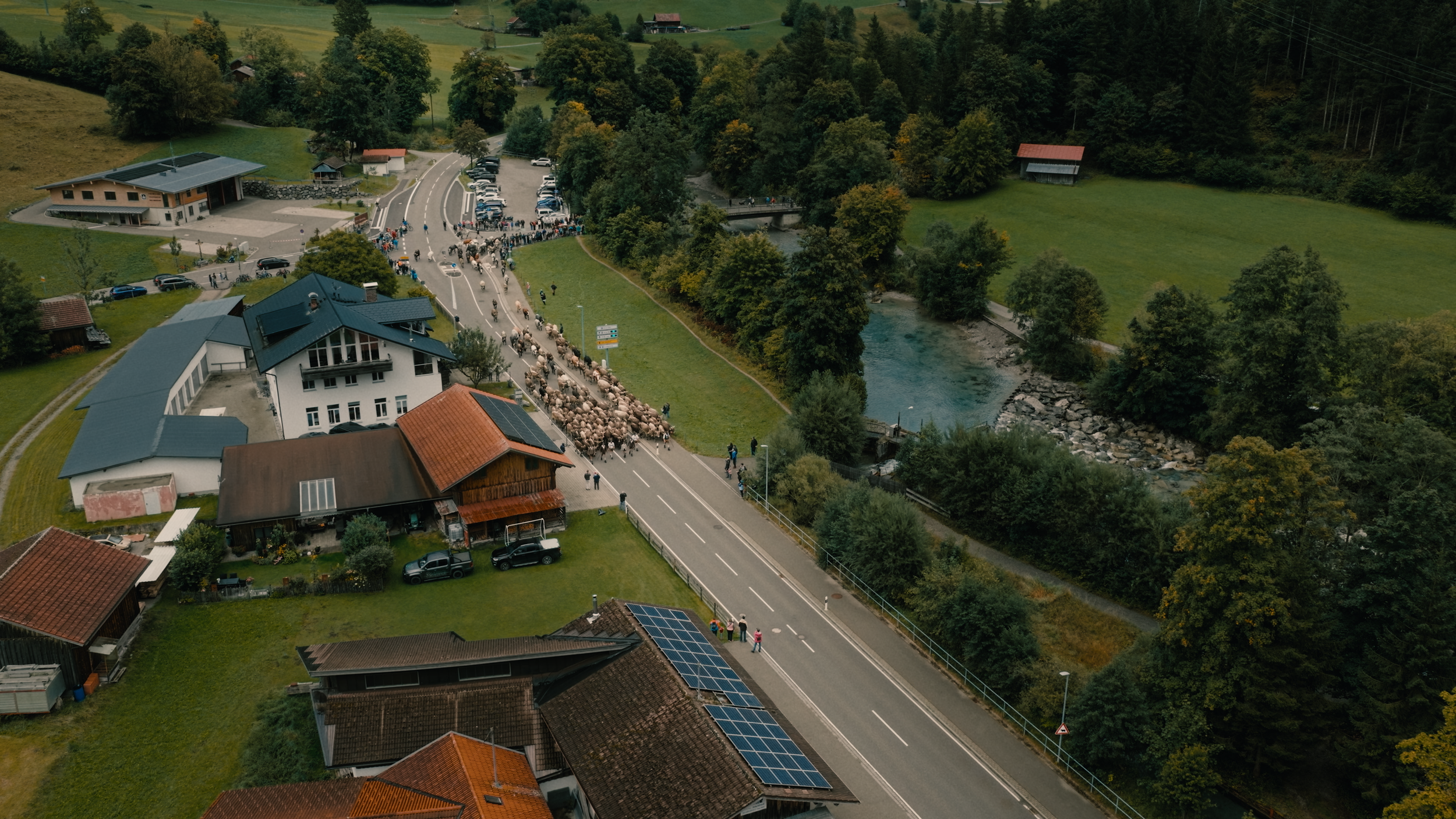 BSTRD_GF_München_16x9__ProRes422HQ.00_09_51_08.Still081.png