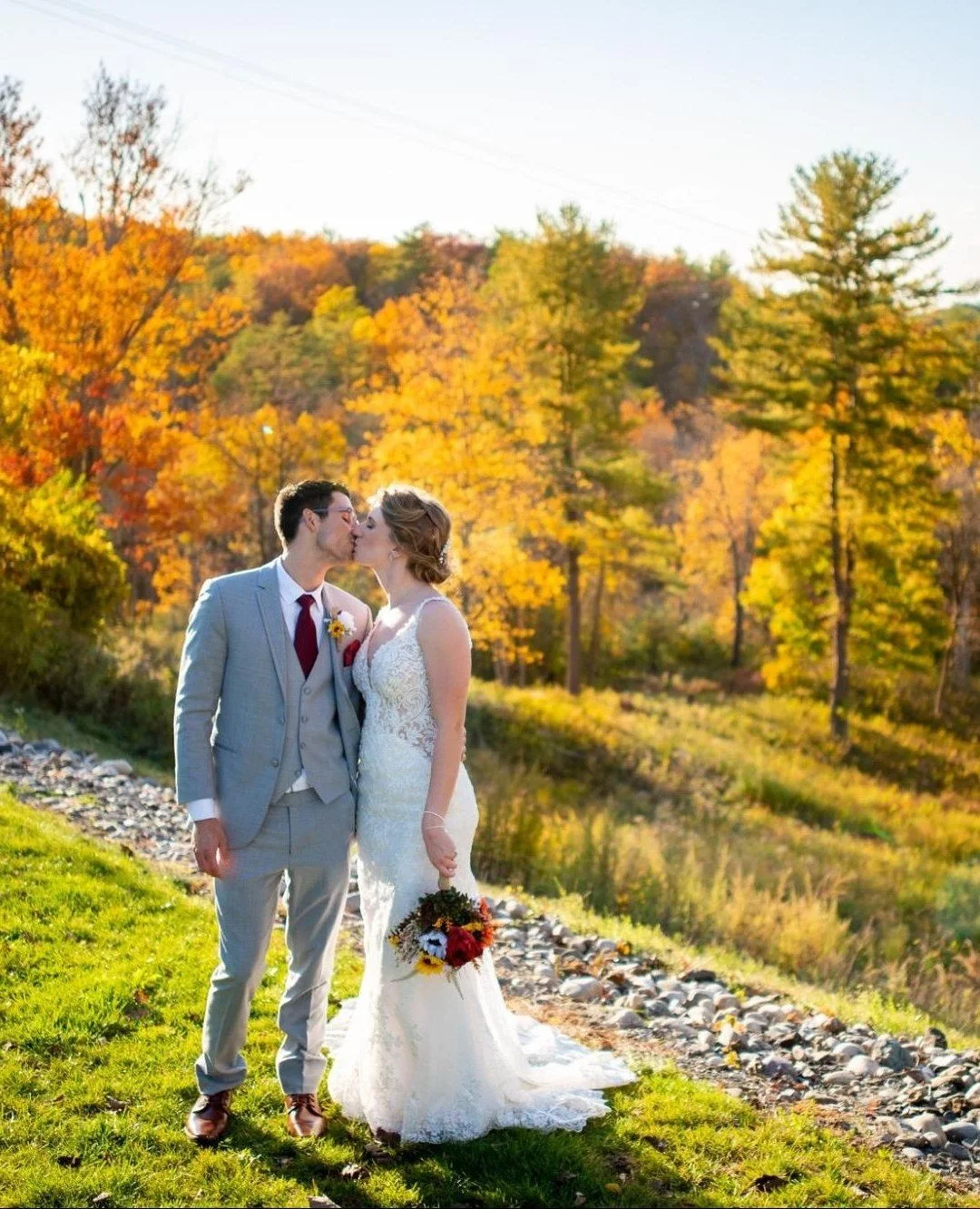 Planning a wedding? Start with the venue📍Your perfect day starts with the perfect place. ⁠
⁠
#wedding #decorinspo #venue #upstateny #eventspace #albanyny @kozmophotography ⁠