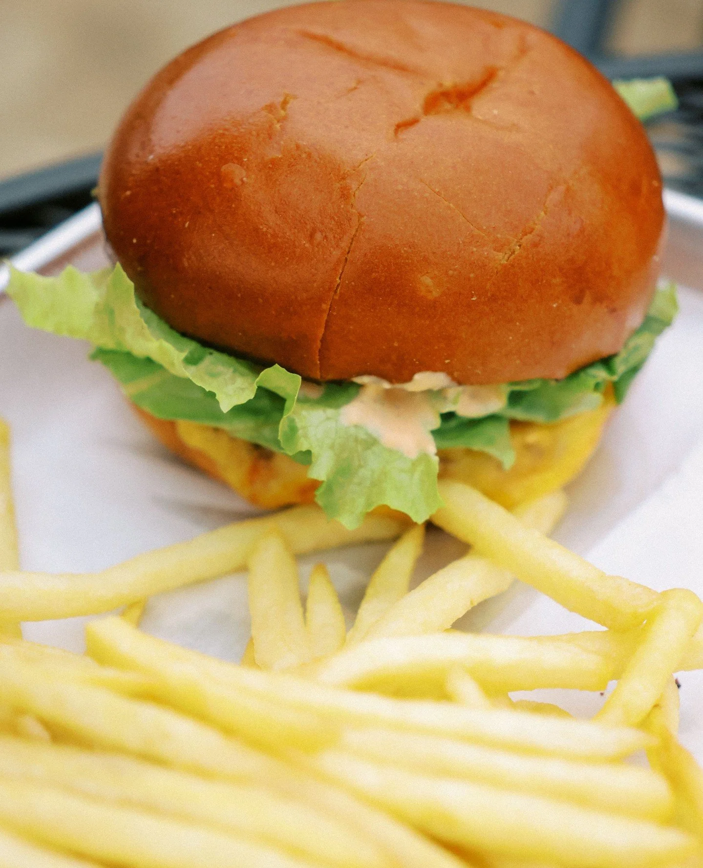 Big brains deserve big burgers 🍔🧠⁠
⁠
Trivia Night every Tuesday at 6:30pm. Grab the best burger in town, bring your smartest friends, and make a reservation before the answers (and seats) are gone.