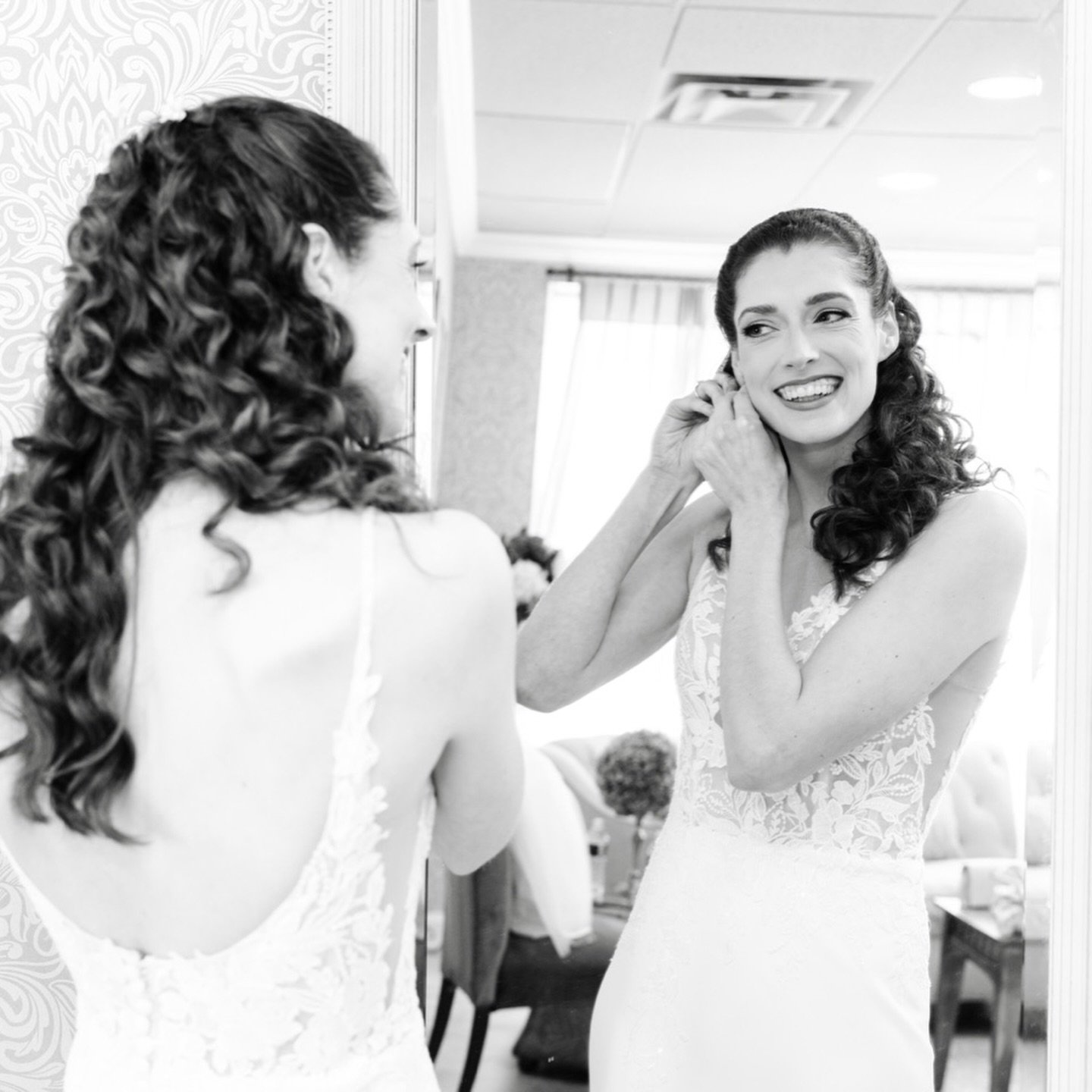 All the little details that make the big day come together ✨

@caitlinmillerphotography