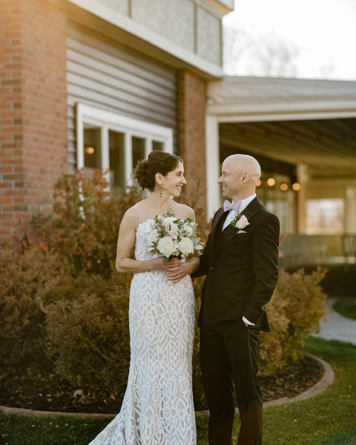 Moody tones, crisp air, and a kind of magic you only get when fall lingers just a little longer.

📷: Lauren Keeps Time Photography
