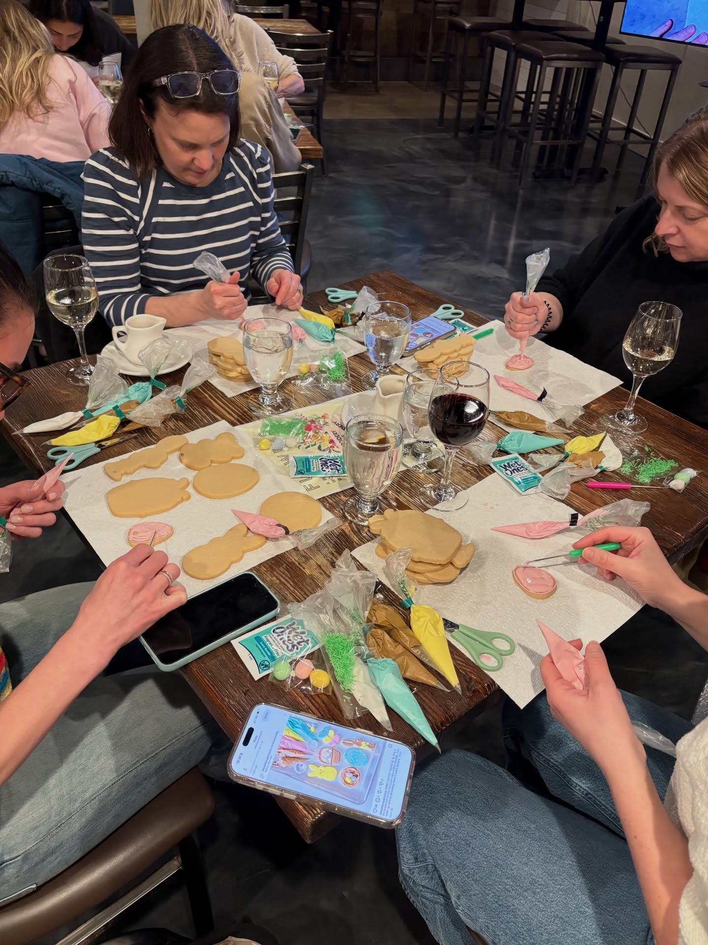 About last night 🐰✨

We co hosted an Easter cookie decorating class with @sweetdeespatisserie at Normanside! So many creative cookies, big smiles, and the best energy around the table. 

Thank you to everyone who joined us and made it such a sweet, 
