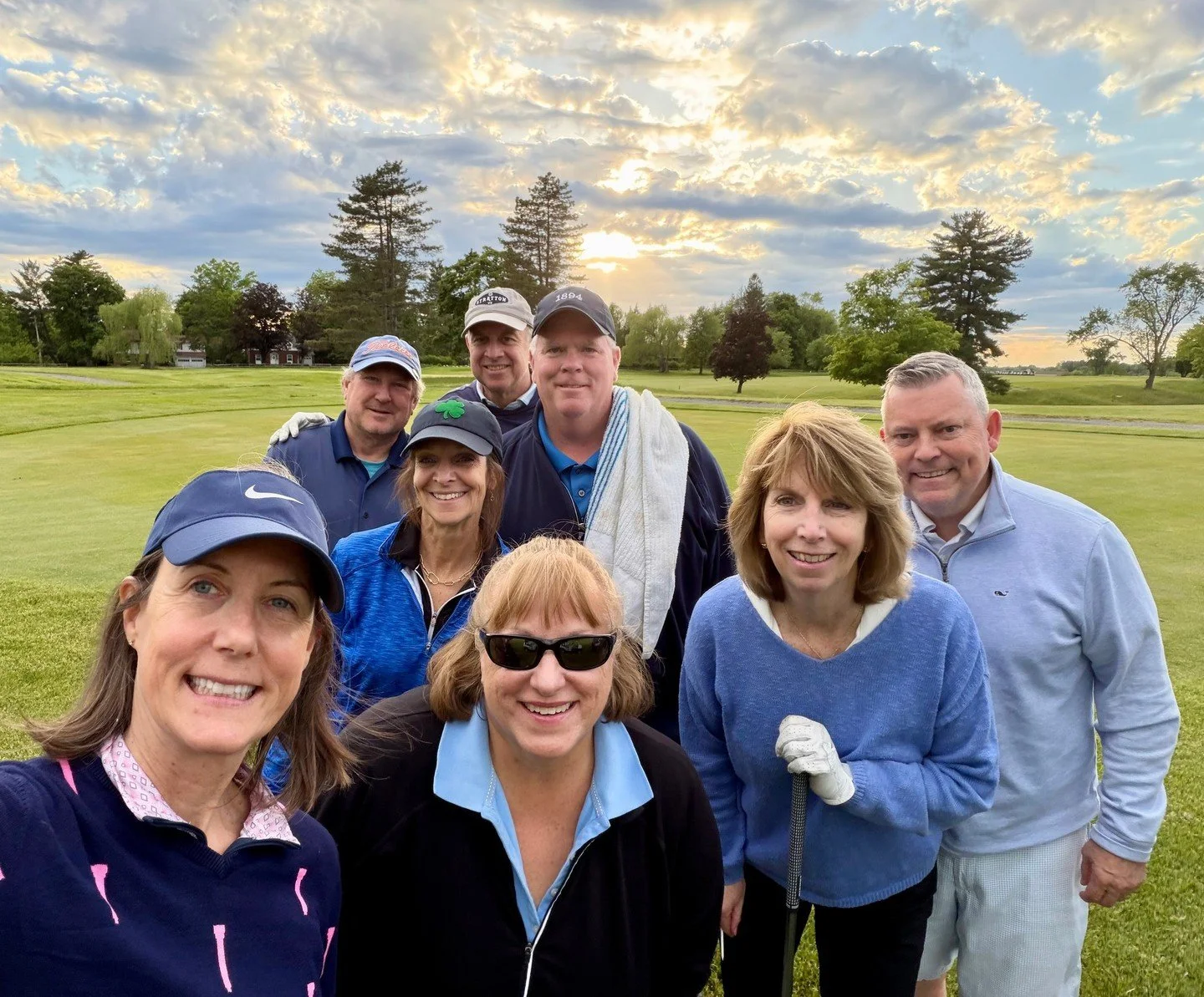 ⛳️ Blue skies, green fairways, and even better company. It&rsquo;s a beautiful week to get out and enjoy the course! 

Book a tee time!