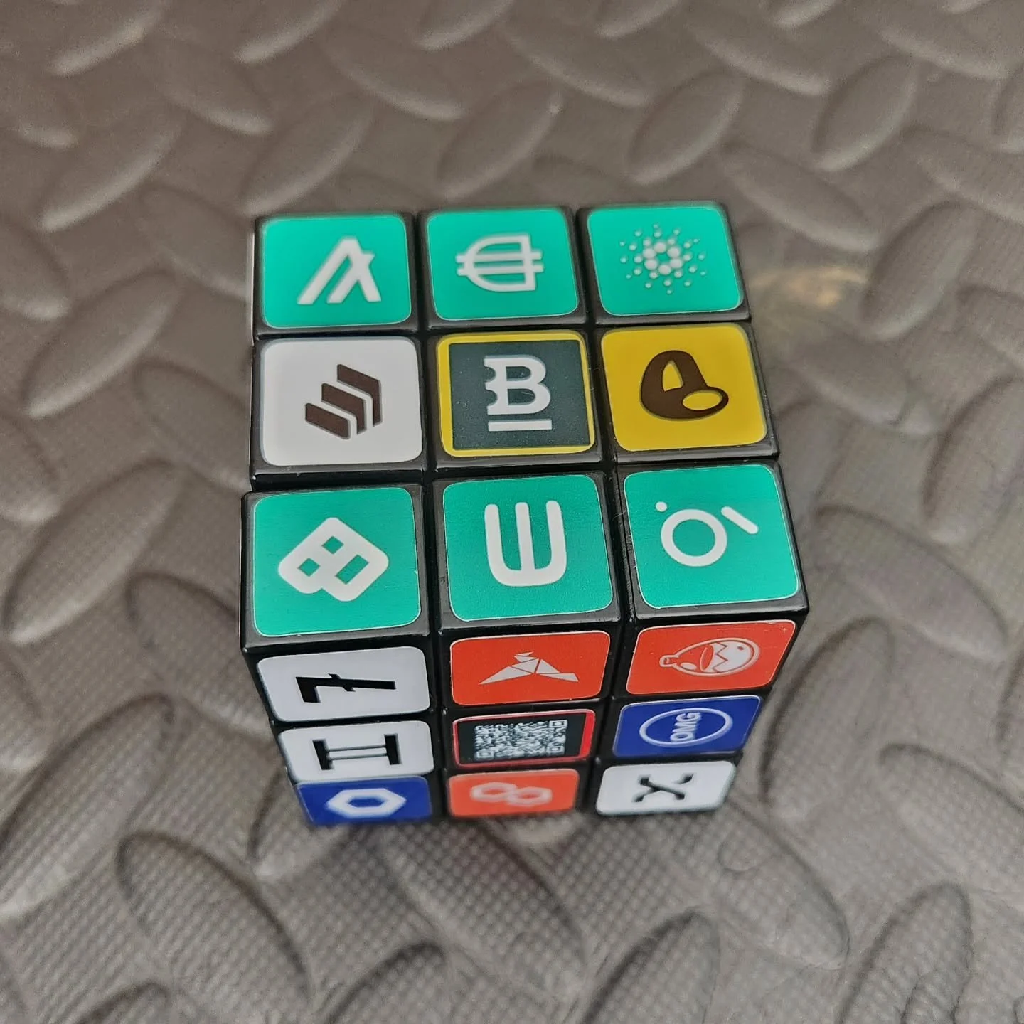 Bitstamp rubix cube

#crypto #clothing #retro #cryptoclothing #rubixcube #web3 #web3clothing #blockchain