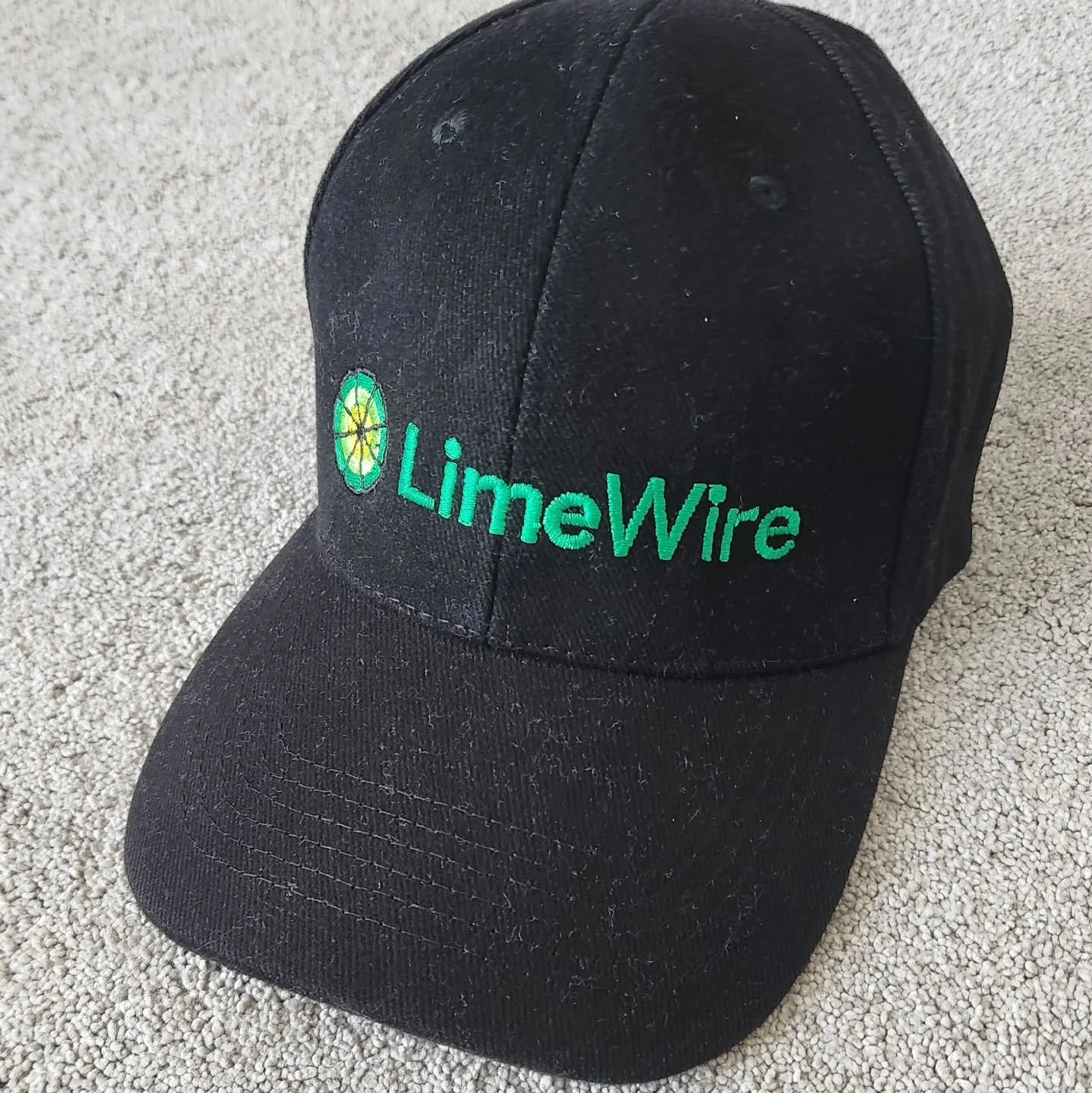 Retro Limewire Baseball Cap 

#crypto #clothing #retro #cryptoclothing #baseballcap #web3 #web3clothing #blockchain