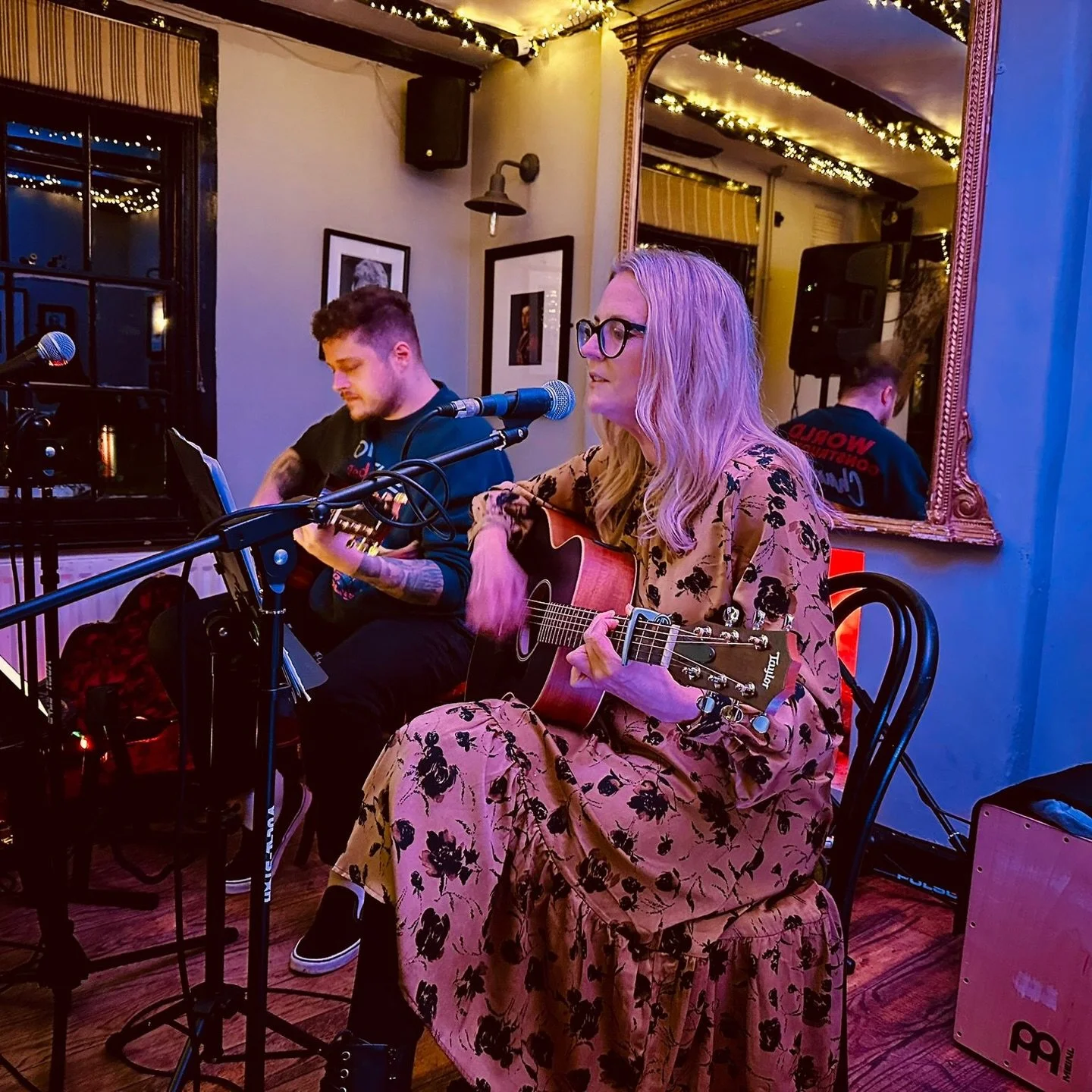 Had a great time at @thedukeslb open mic recently playing alongside Lisa 🎶

She has come such a long way &mdash; her confidence and playing have grown massively. She absolutely smashed it!

Massive thanks to everyone who came down to listen, support