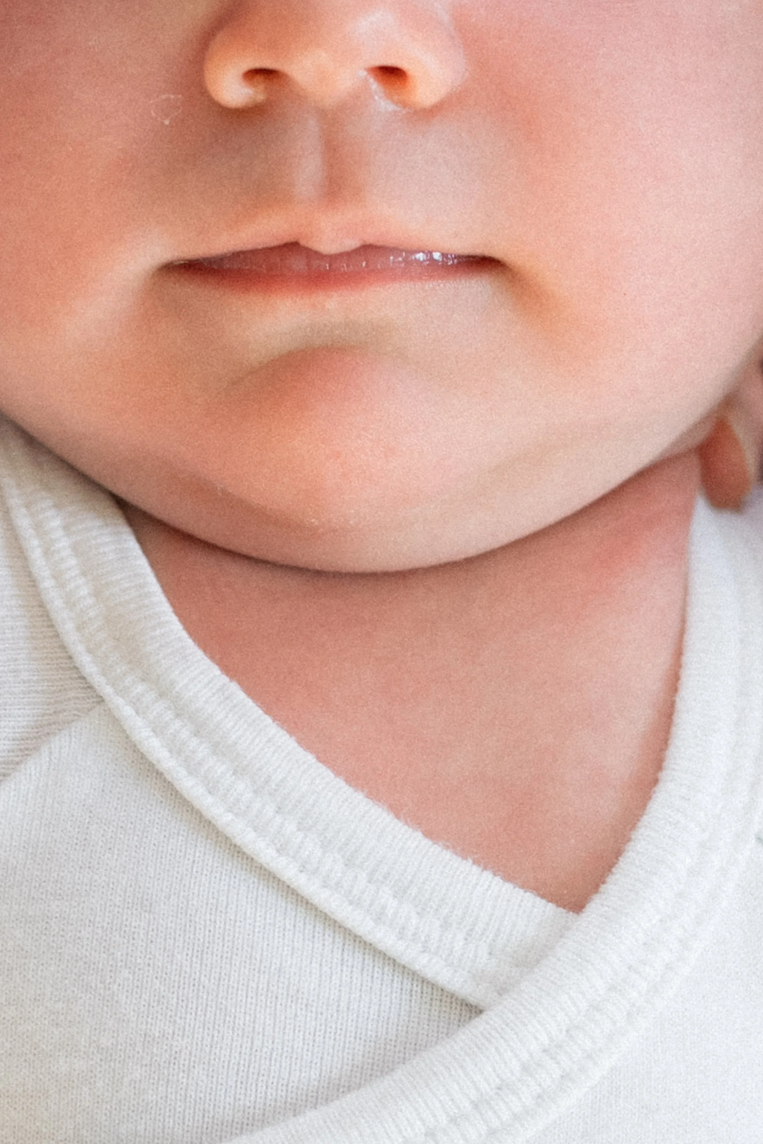 gros plan sur la bouche et le nez d'un bébé
