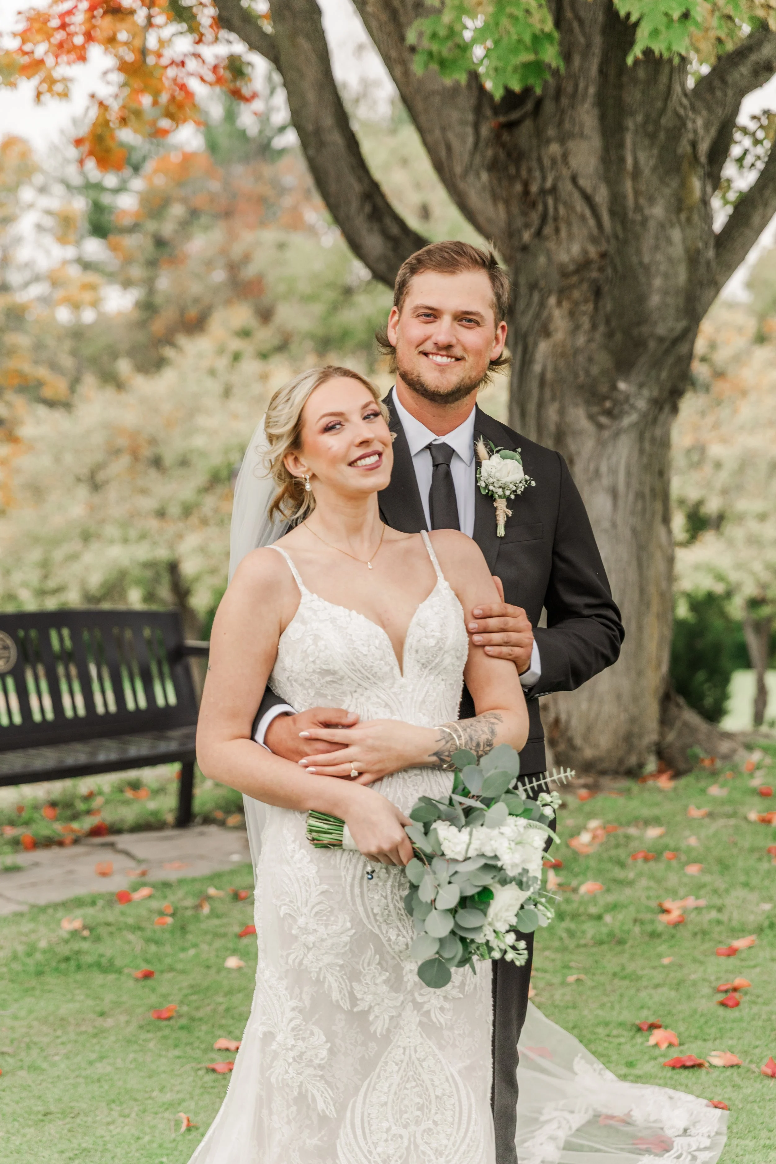 The Mauh-Nah-Tee-See Club Fall Wedding Rockford IL | Kendall + Payton