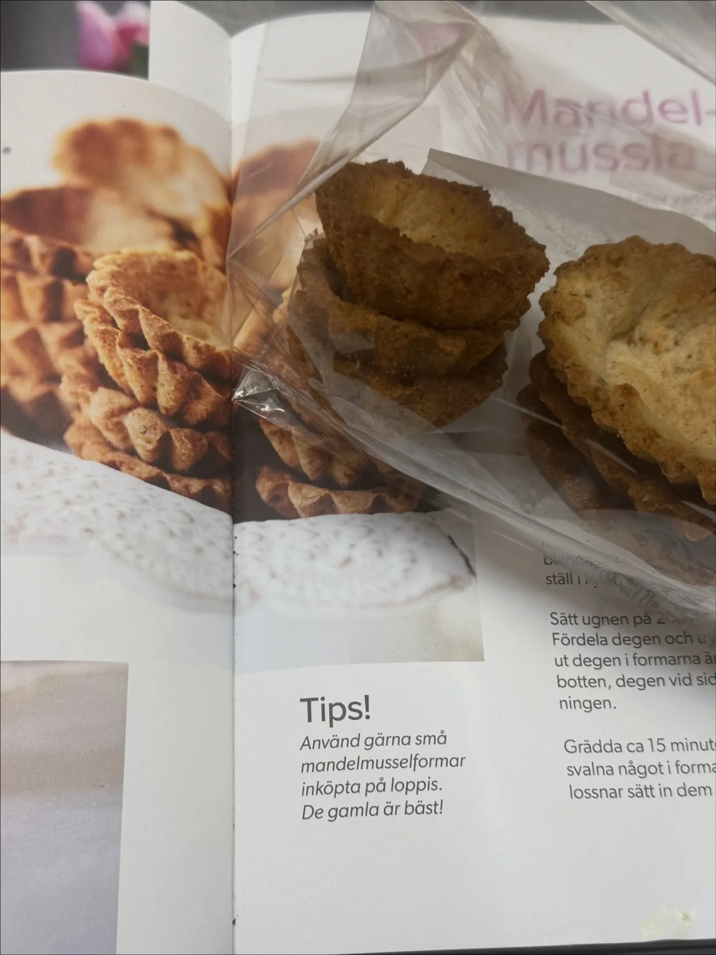 Mandelmusslor g&ouml;rs i m&auml;ngd...f&ouml;rbest&auml;llningar tas tacksamt emot p&aring; mail...men ni kan baka sj&auml;lv ocks&aring;😅 #julklappstips #boktips #ordalagetbokf&ouml;rlag