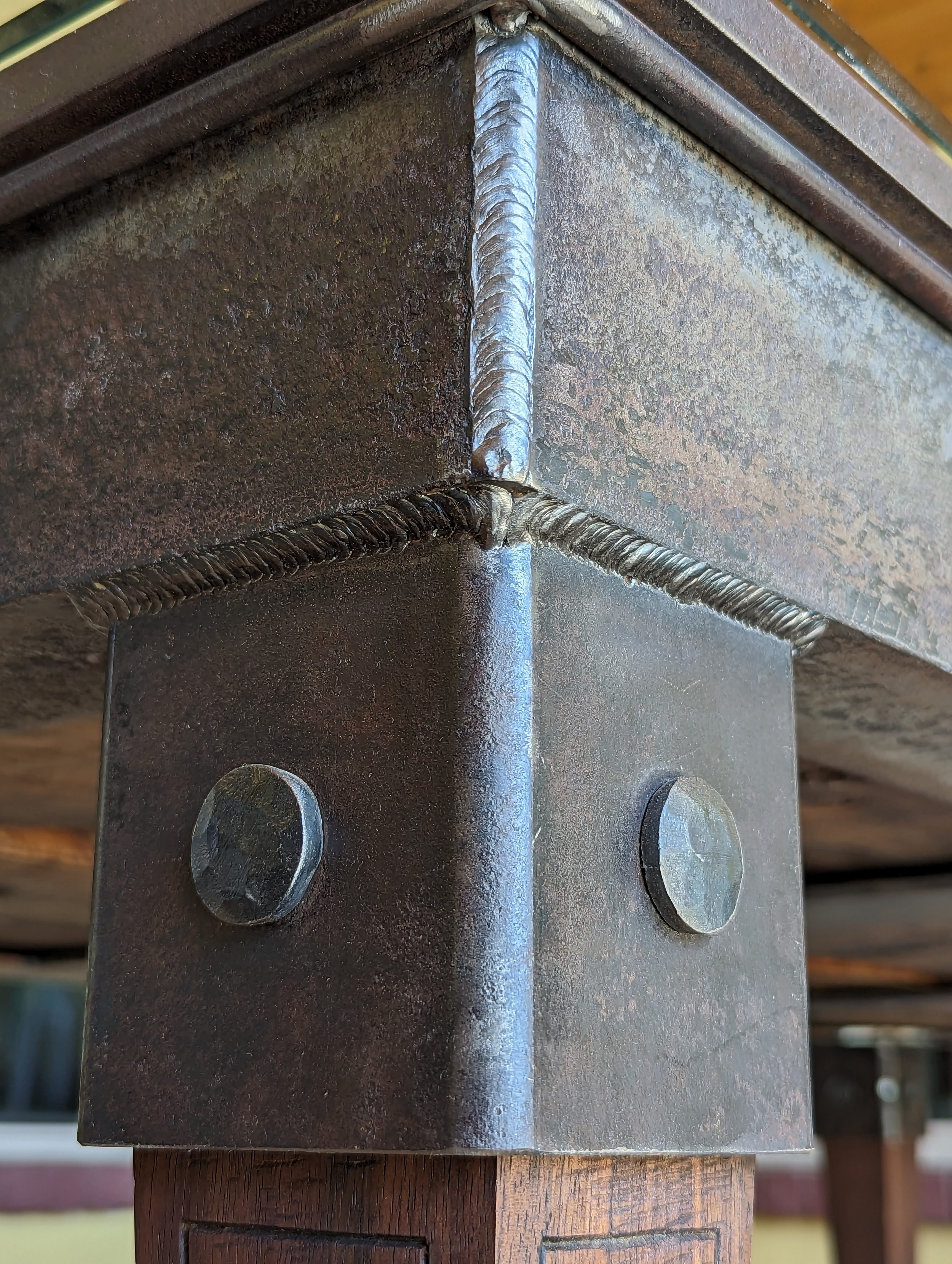 upp leg corner nice welds.jpg