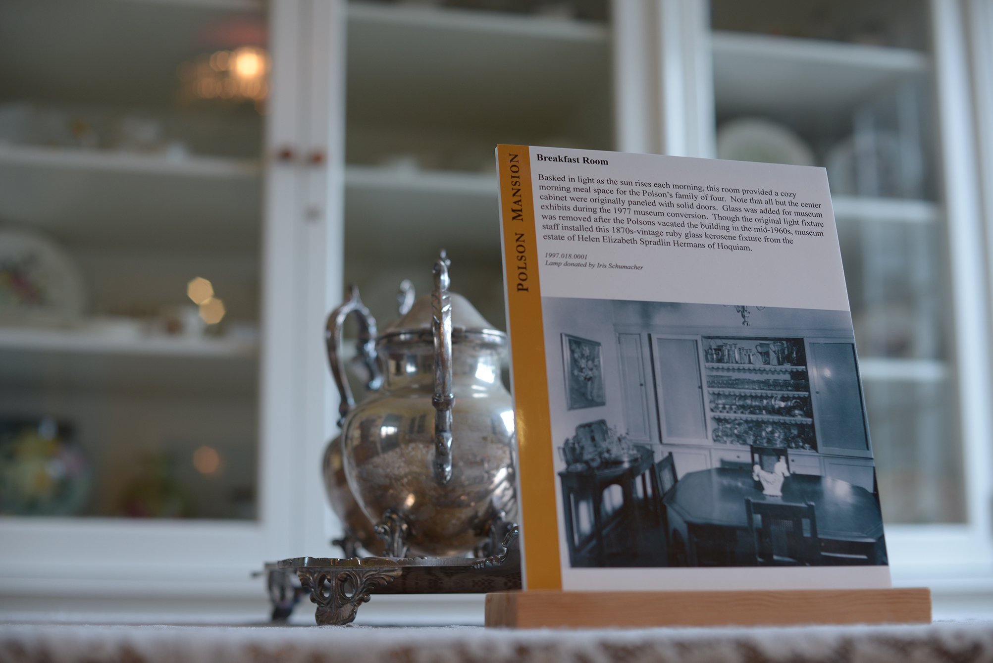 Historic photos of each room are found throughout the mansion