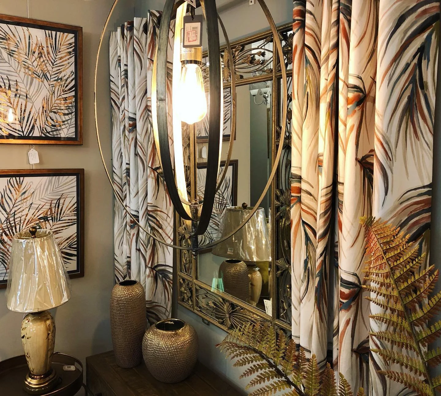 Lush greenery; expertly appointed Alvaro fabric (120899) from @harlequinfw Mirador collection
@tghawthorne.armagh