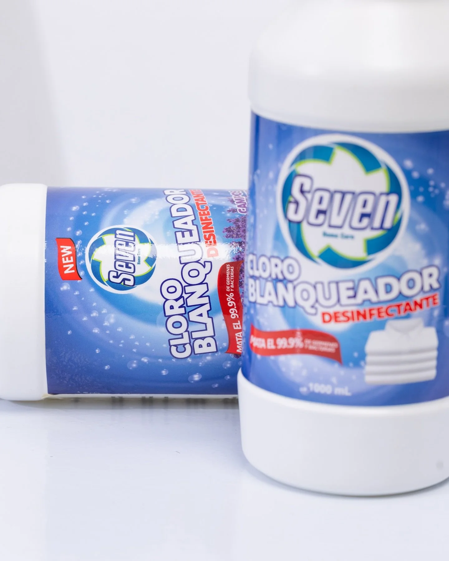 Acci&oacute;n desinfectante + poder blanqueador 💪🩵. Mata el 99.9% de bacterias y deja tus telas y superficies m&aacute;s impecables. Ideal para ropa blanca, ba&ntilde;os y &aacute;reas que requieren higiene total. 🚿👕