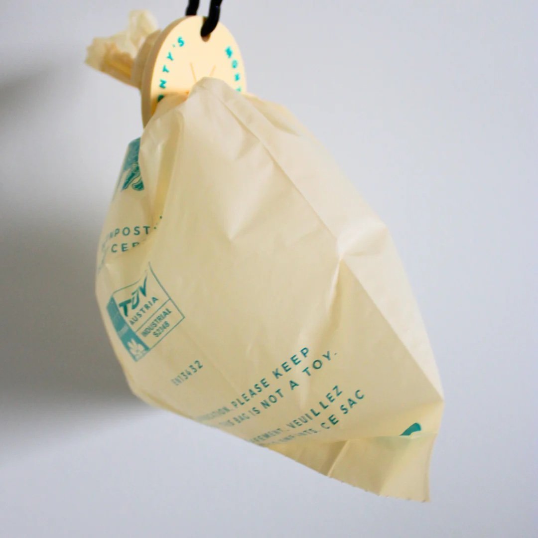 montys_bags_silicone_poop_bag_holder_4 (1).jpeg