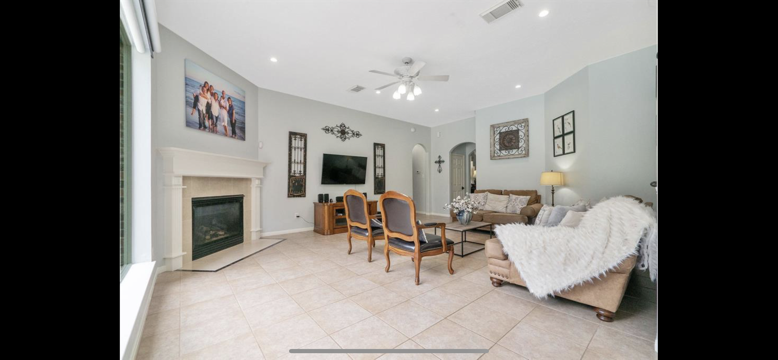 Living Room 6.PNG