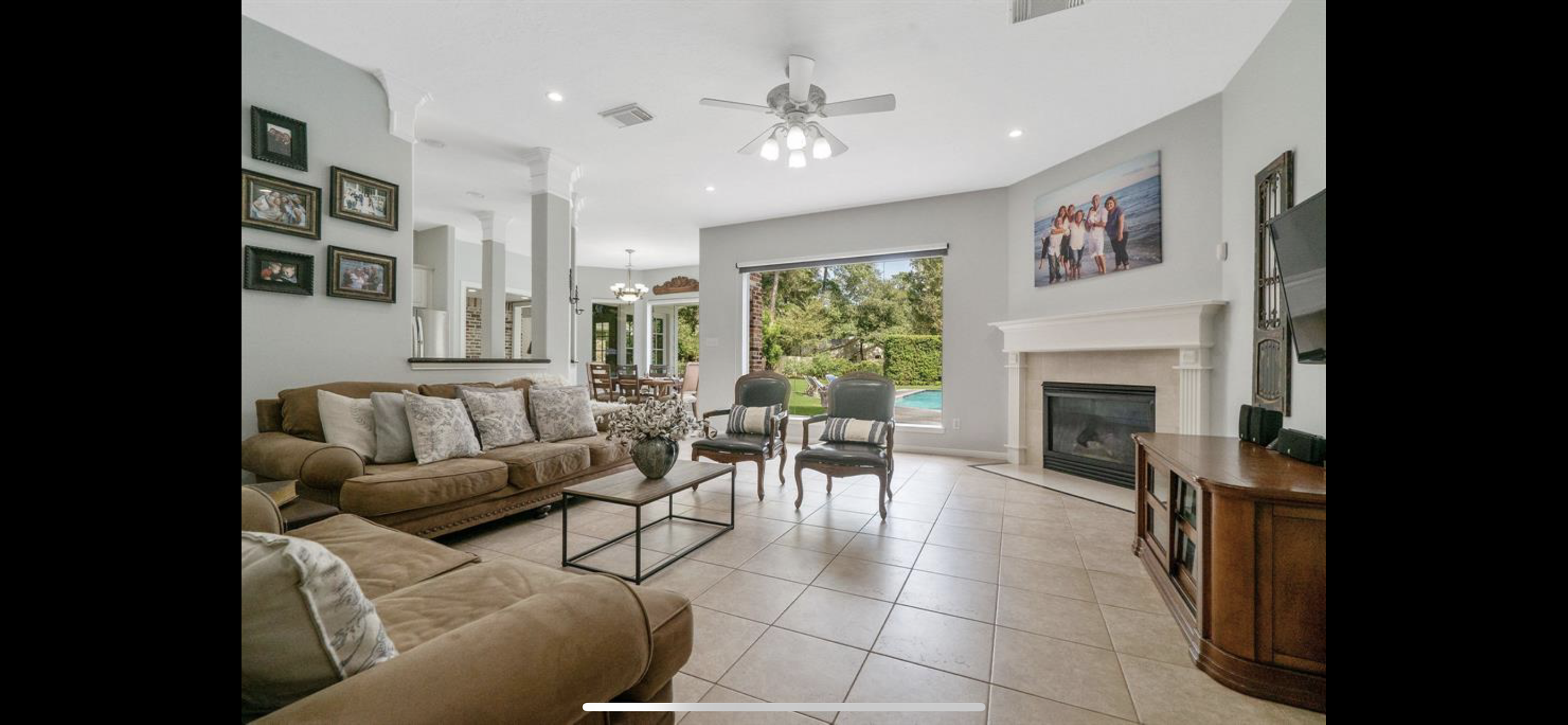 Living Room 4.PNG