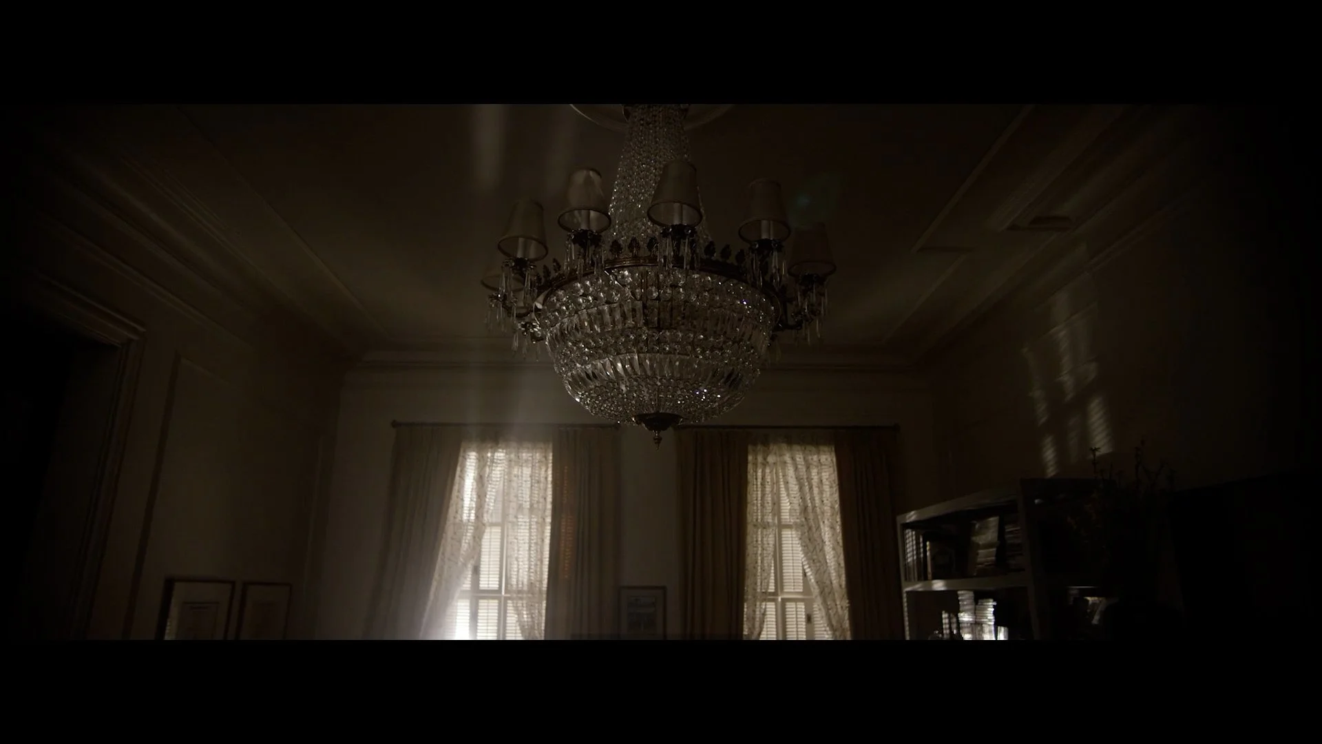 Servant - Rooms.mp4.00_00_10_17.Still001.jpg