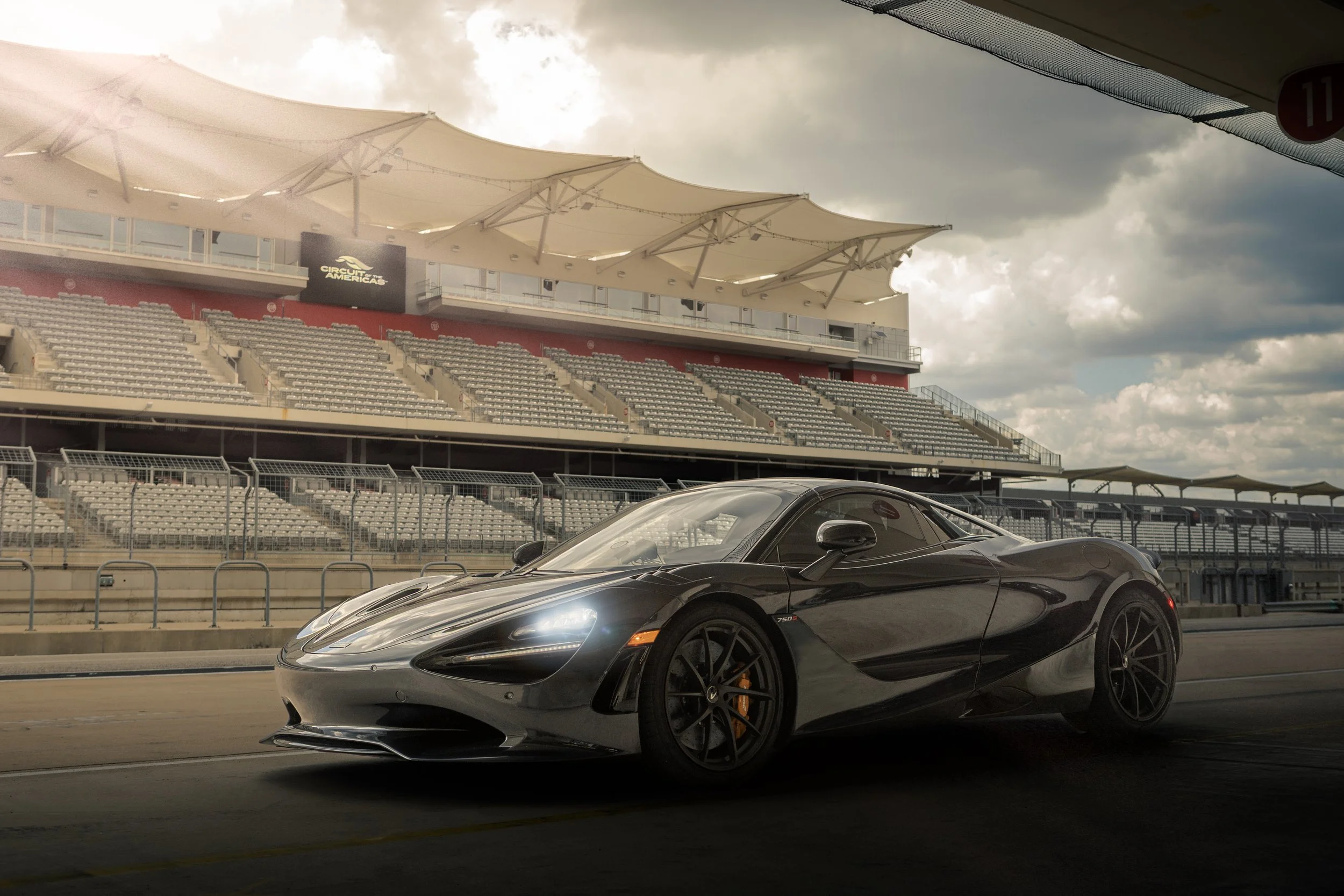 McClaren 750s.jpg