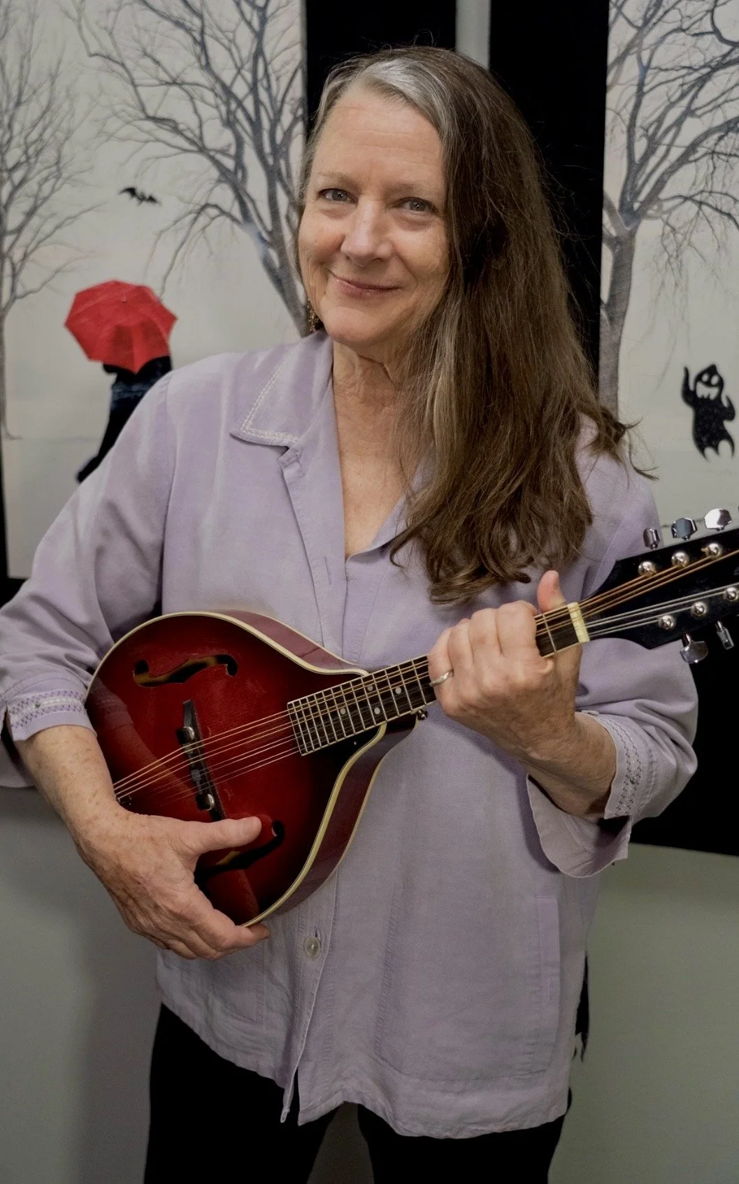 photo of Sandra Peevers with mandolin